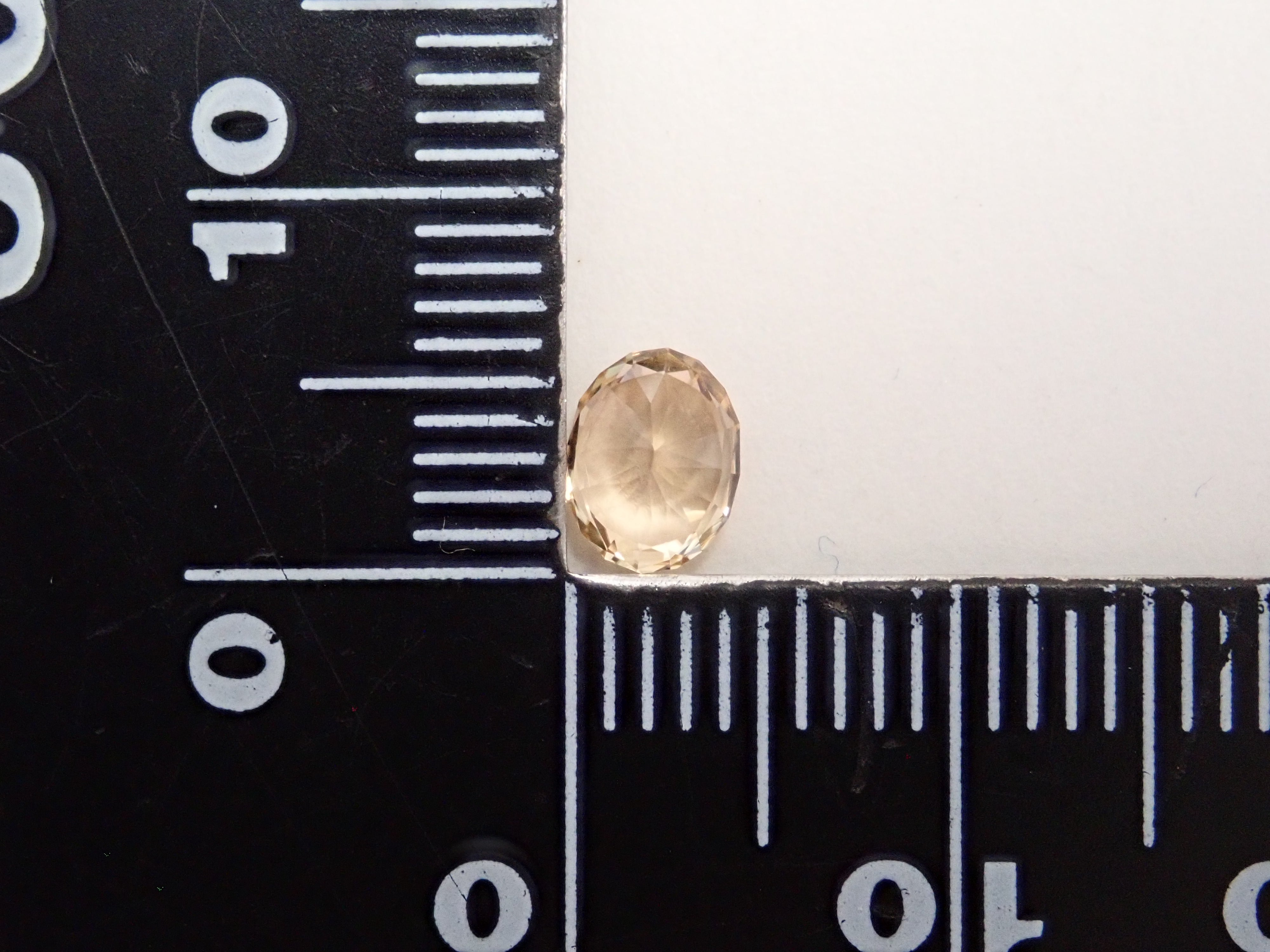 【12/9 22時販売】スリランカ産シンハライト 0.658ctルース