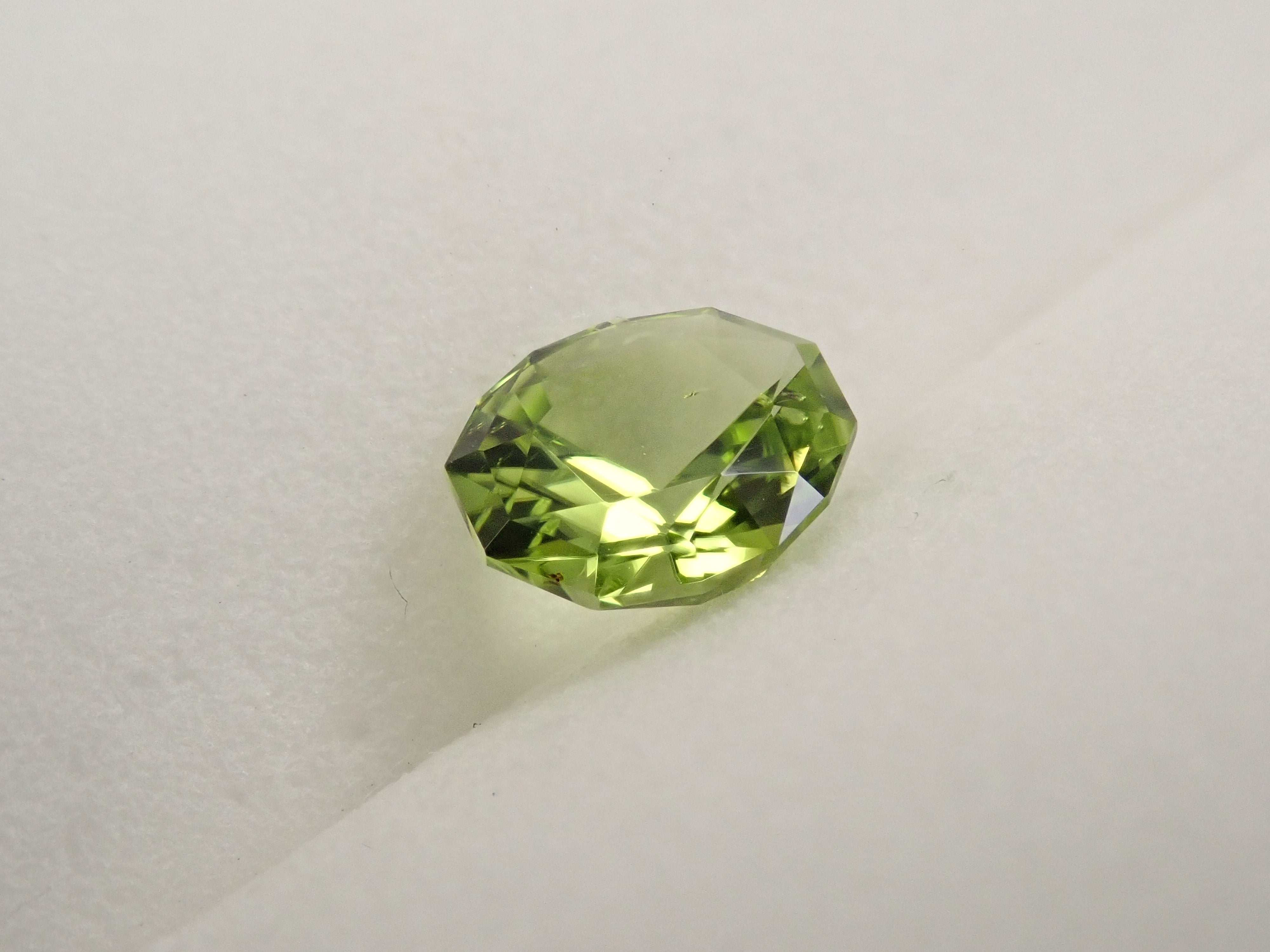 【12/9 22時販売】アメリカ産ペリドット 0.855ctルース(リリーパッドインクルージョン)