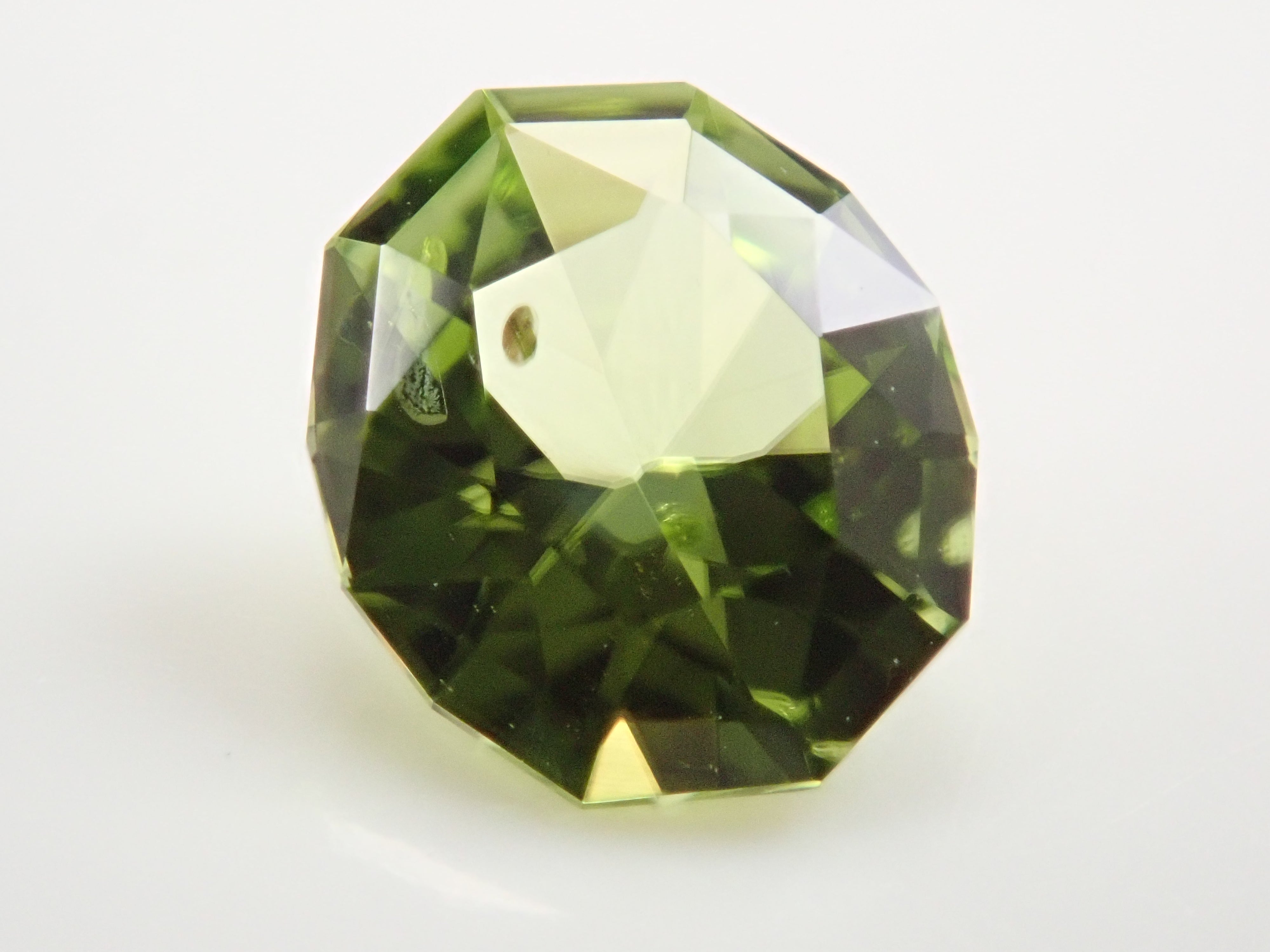 【12/9 22時販売】アメリカ産ペリドット 0.855ctルース(リリーパッドインクルージョン)