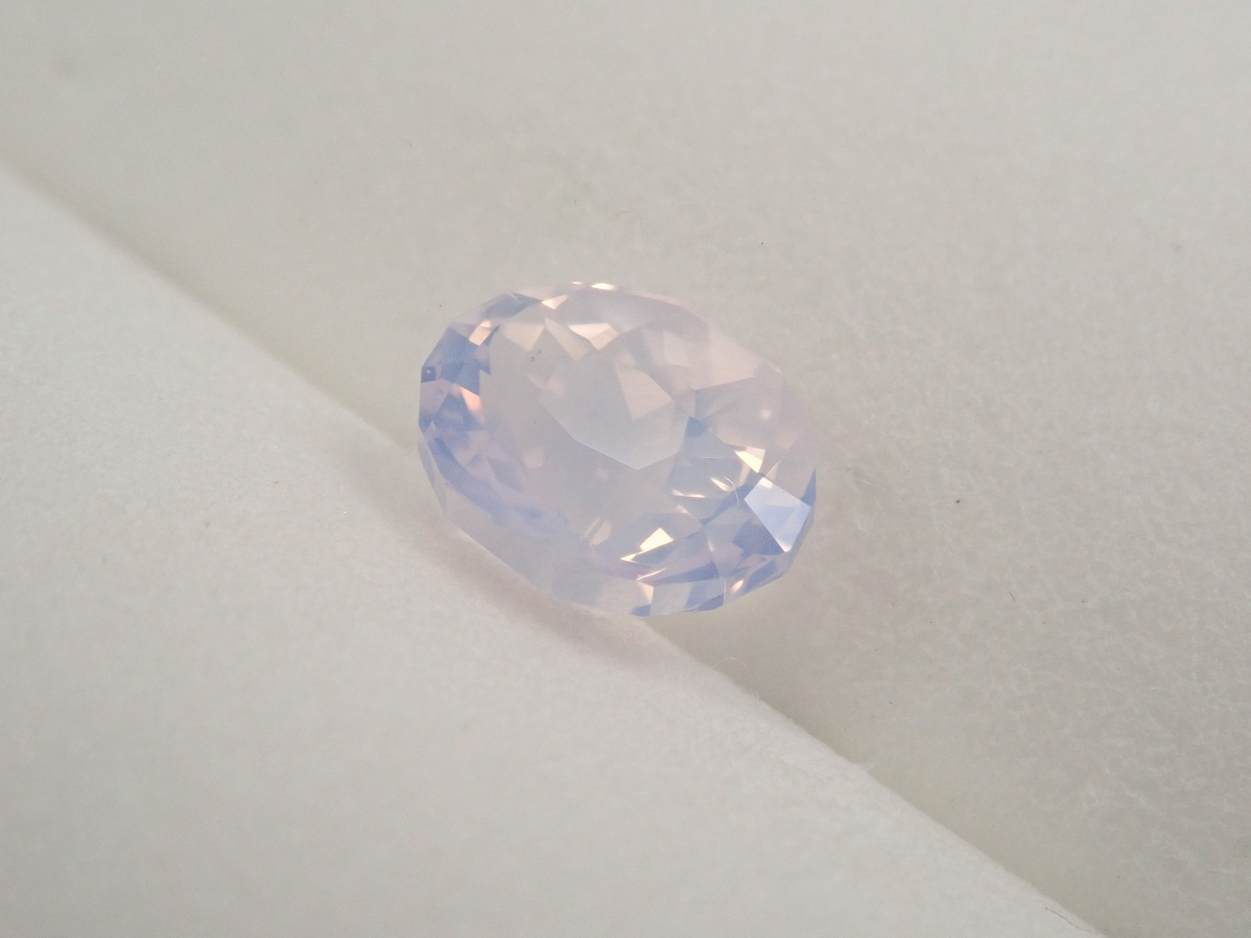 【12/9 22時販売】ブラジル産ラベンダークォーツ(スコロライト) 0.994ctルース