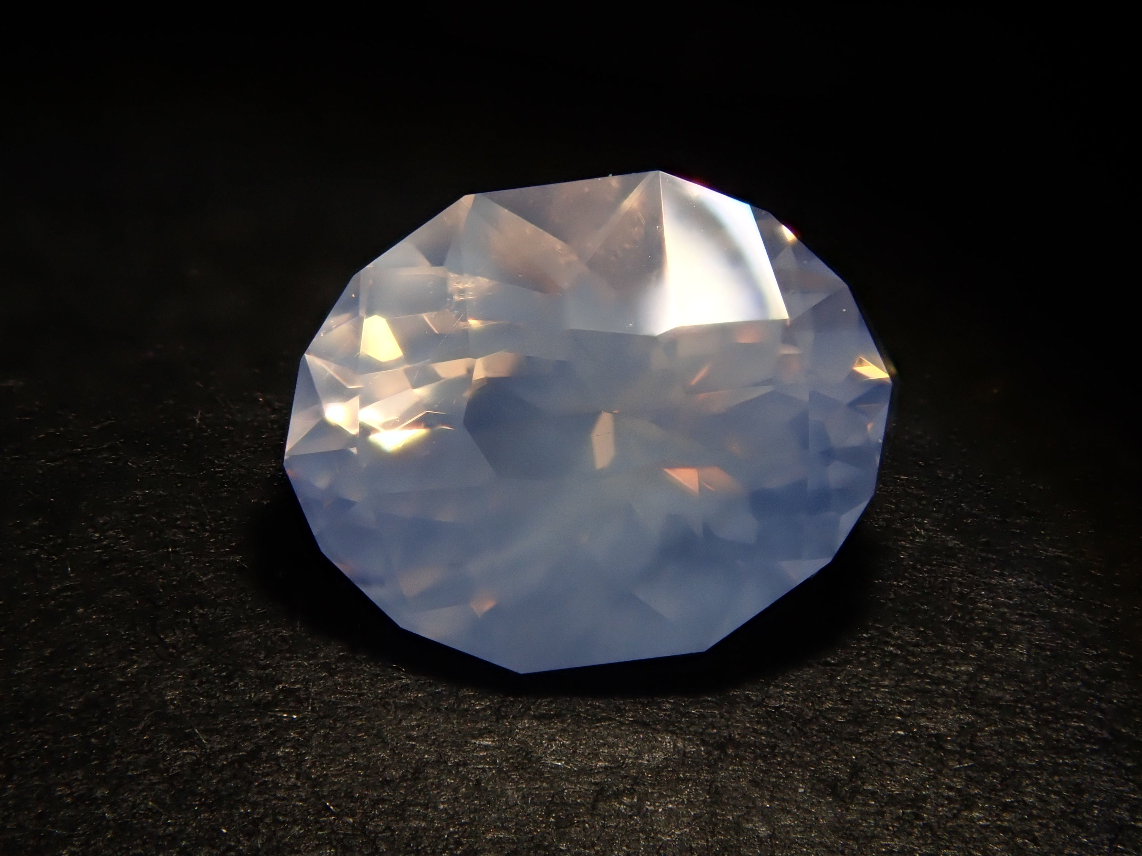 【12/9 22時販売】ブラジル産ラベンダークォーツ(スコロライト) 0.994ctルース