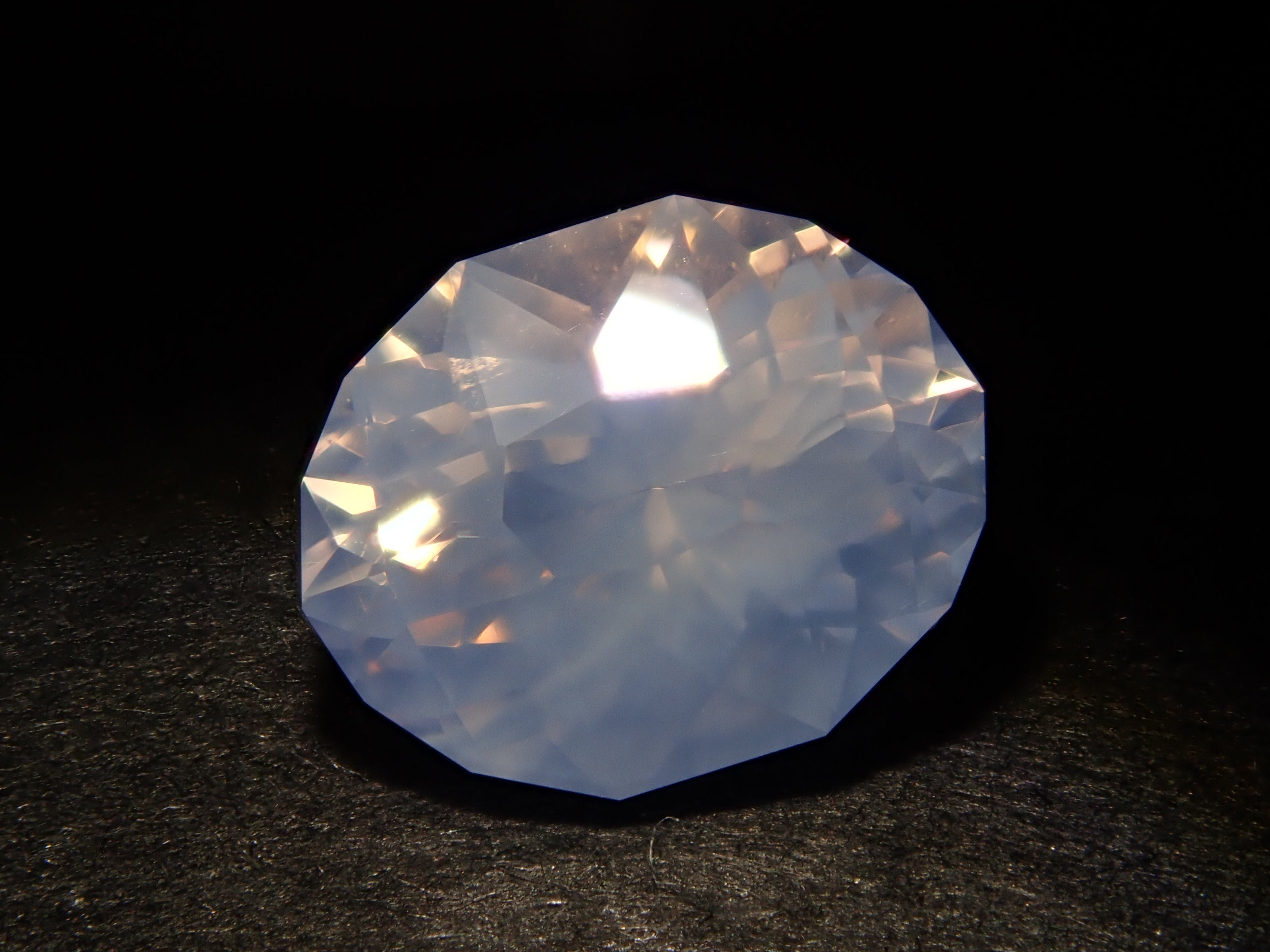 【12/9 22時販売】ブラジル産ラベンダークォーツ(スコロライト) 0.994ctルース