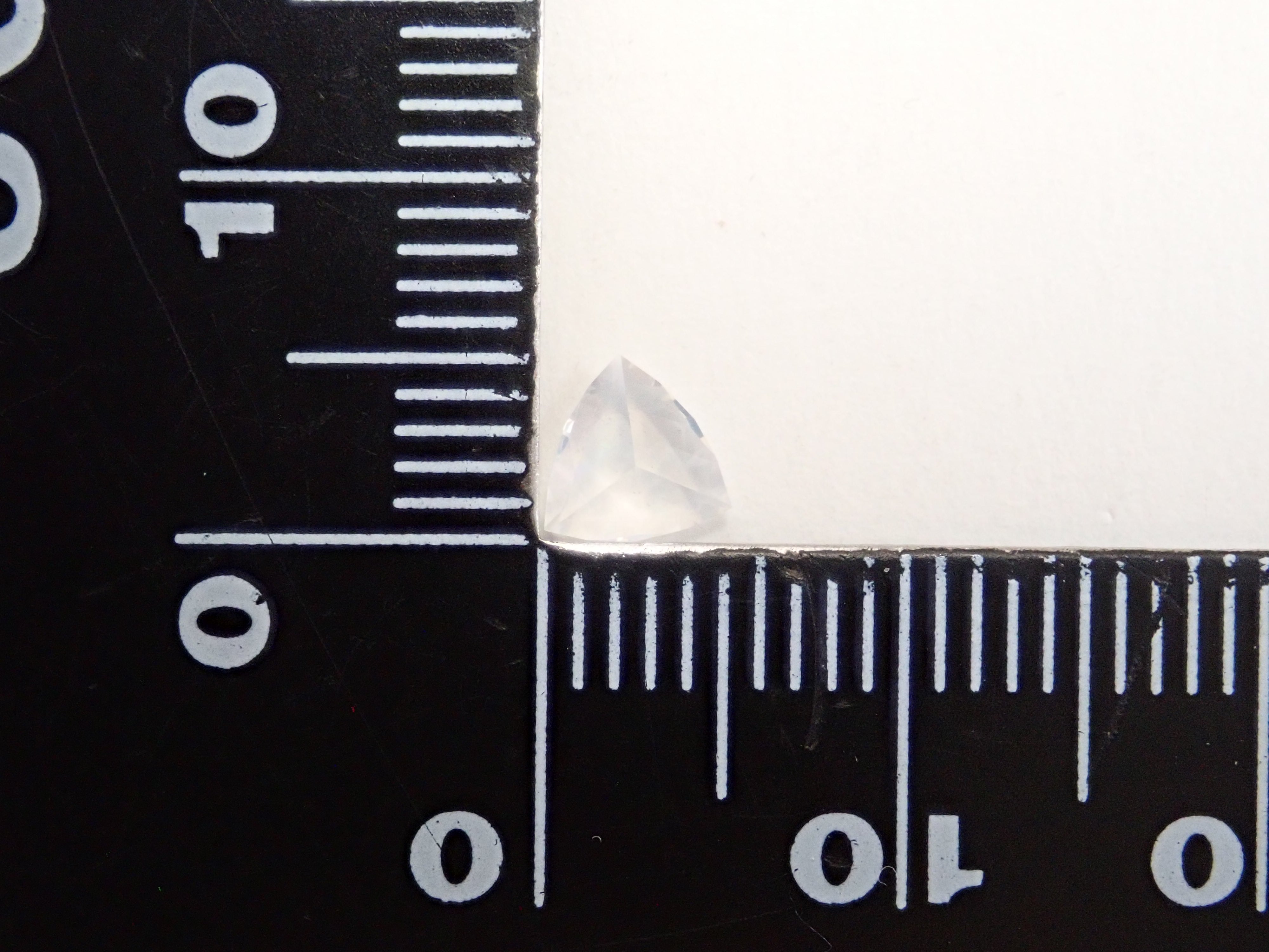 【1/4 22時販売】メキシコ産ウォーターオパール(ファセットカット) 0.215ctルース(コントラルスオパール)