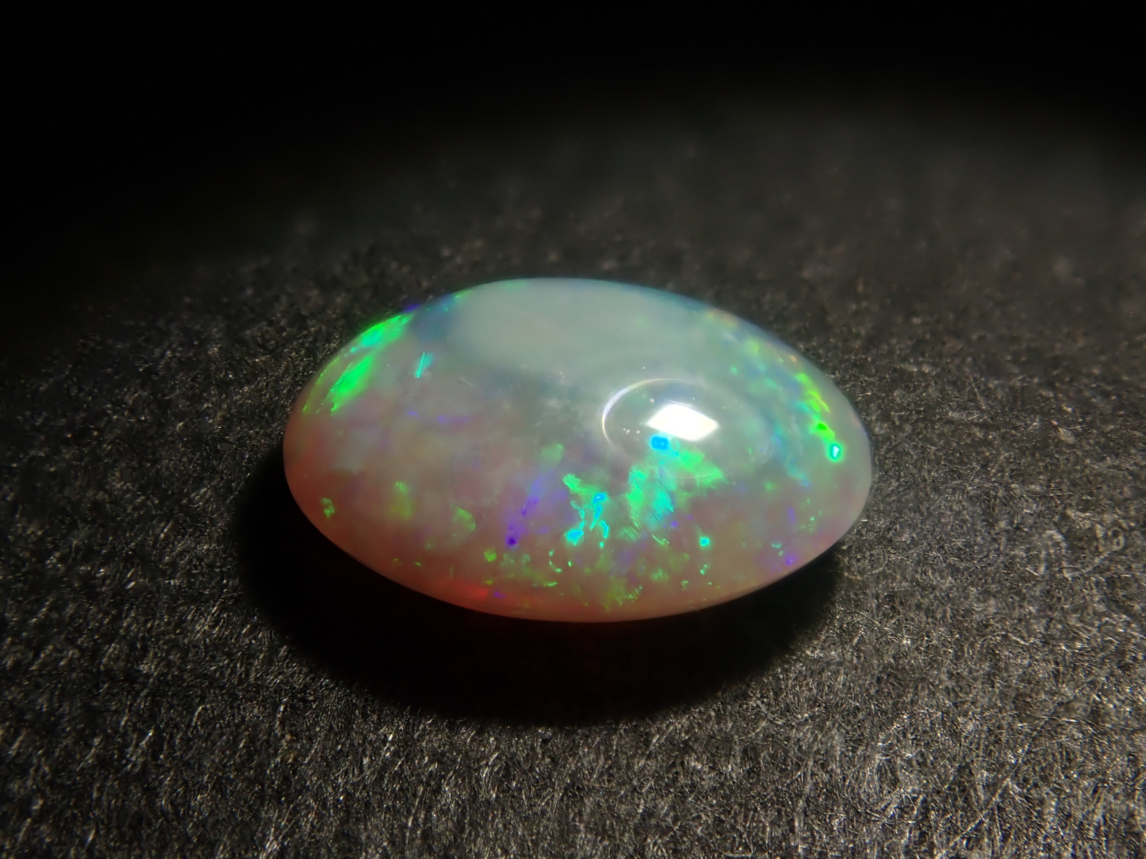 【12/13 22時販売】《限定9石》オーストラリア産ブラックオパール(セミブラックオパール含む)ガチャ1石ルース(おまけホワイトオパール1石付き)《複数購入割引有》