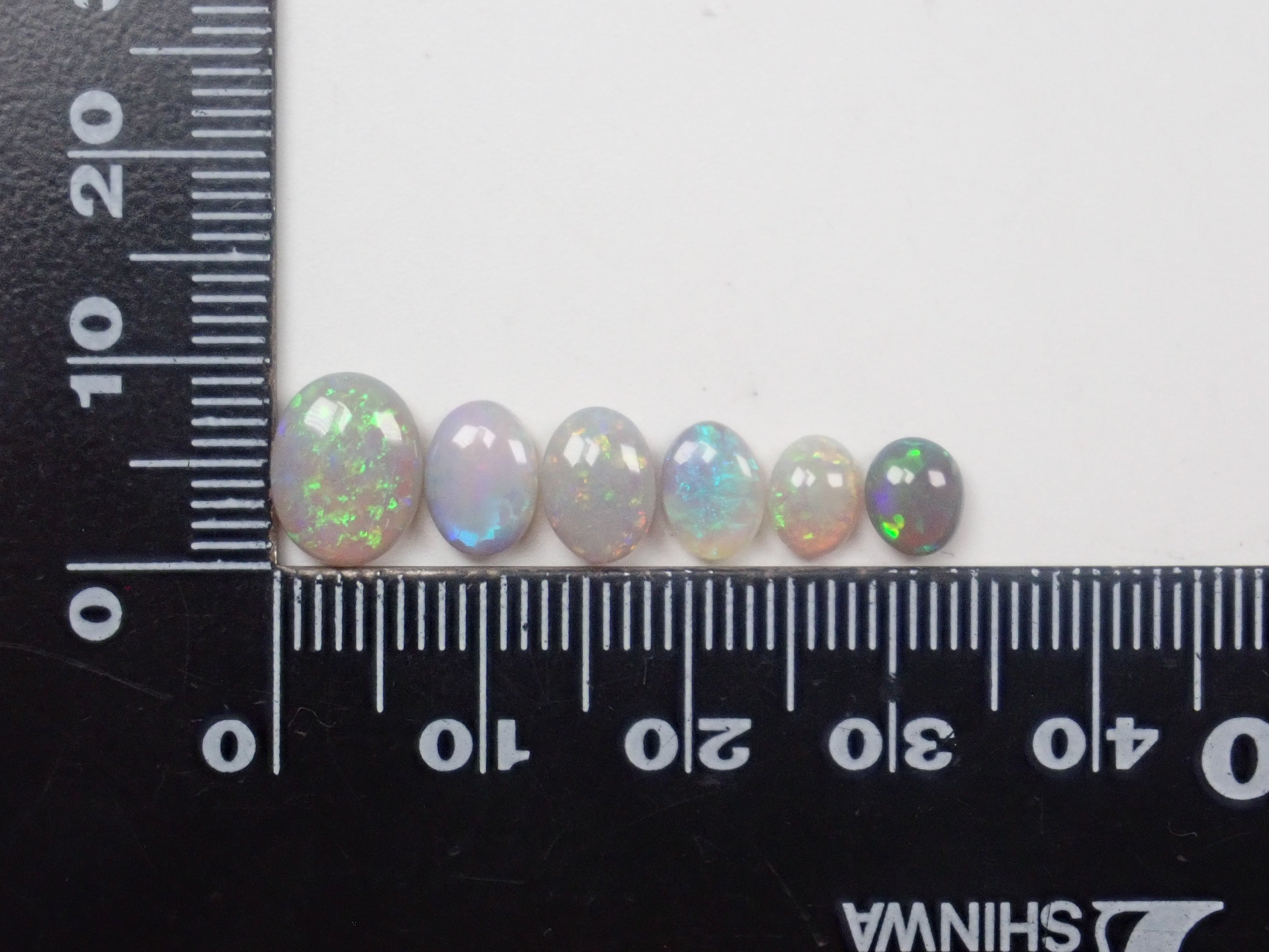 【12/13 22時販売】《限定9石》オーストラリア産ブラックオパール(セミブラックオパール含む)ガチャ1石ルース(おまけホワイトオパール1石付き)《複数購入割引有》