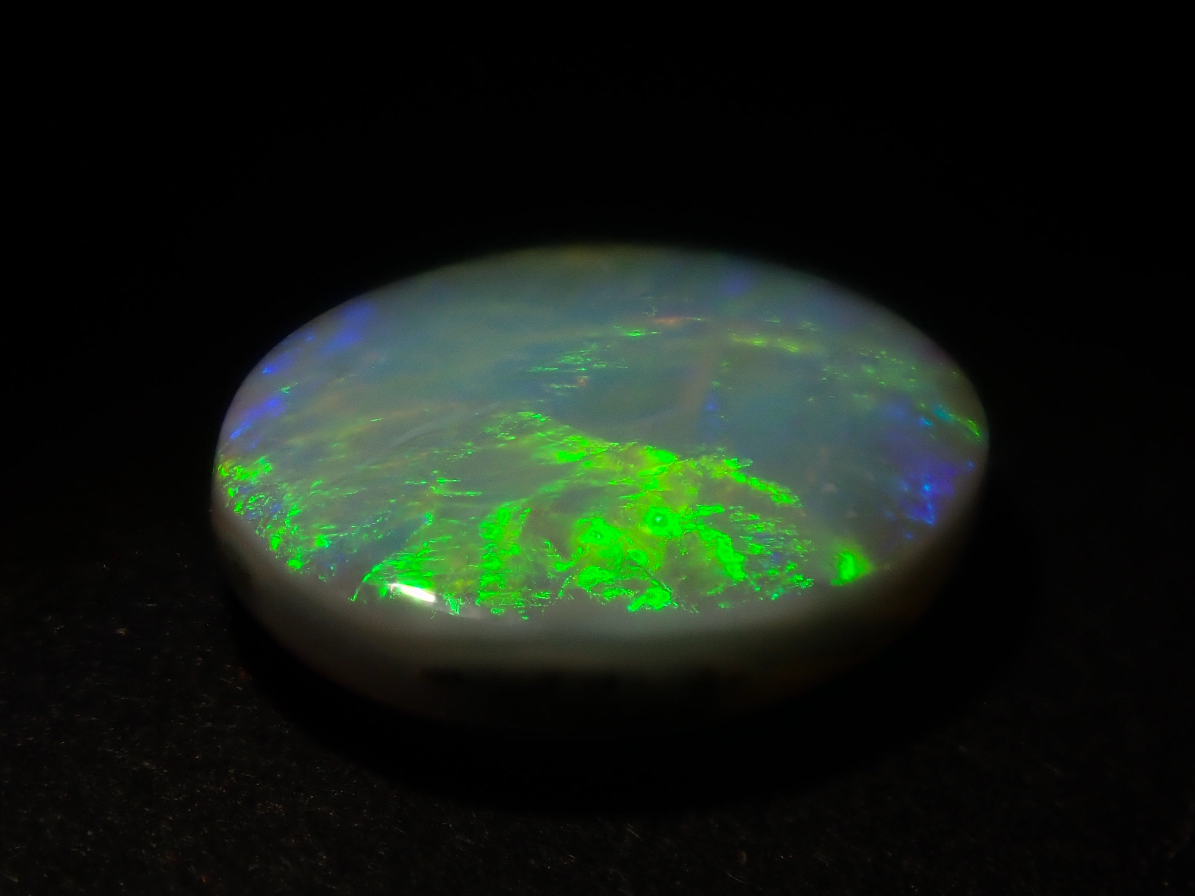 【12/13 22時販売】《限定9石》オーストラリア産ブラックオパール(セミブラックオパール含む)ガチャ1石ルース(おまけホワイトオパール1石付き)《複数購入割引有》