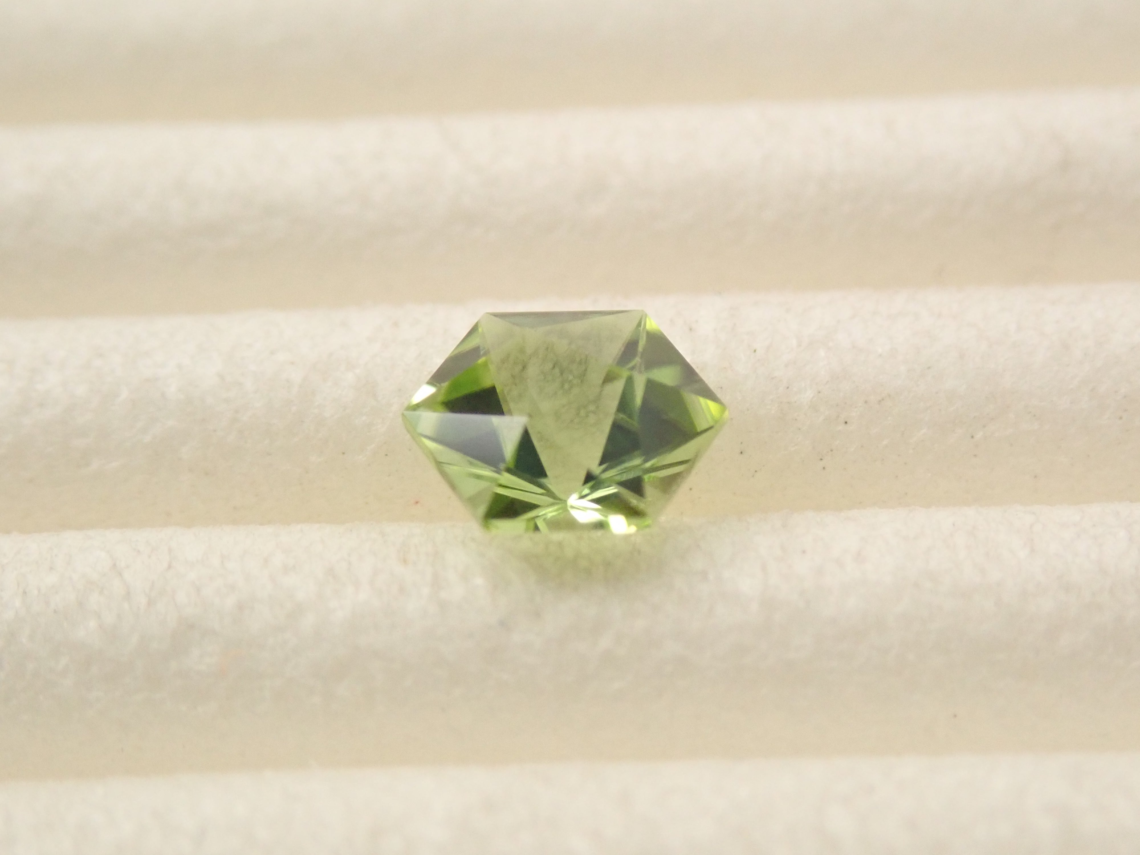 【1/4 22時販売】アメリカ産ペリドット 0.334ctルース