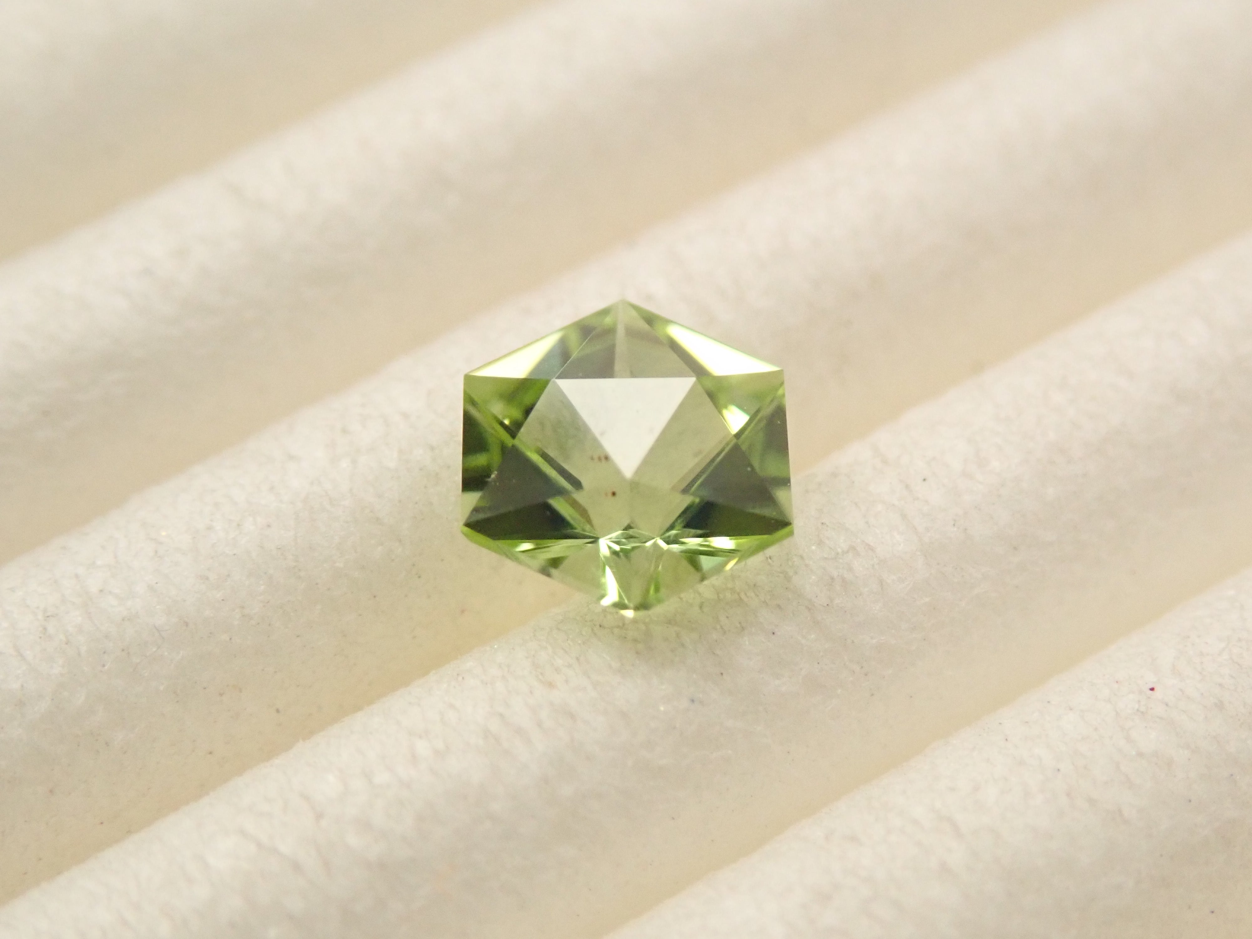 【1/4 22時販売】アメリカ産ペリドット 0.334ctルース