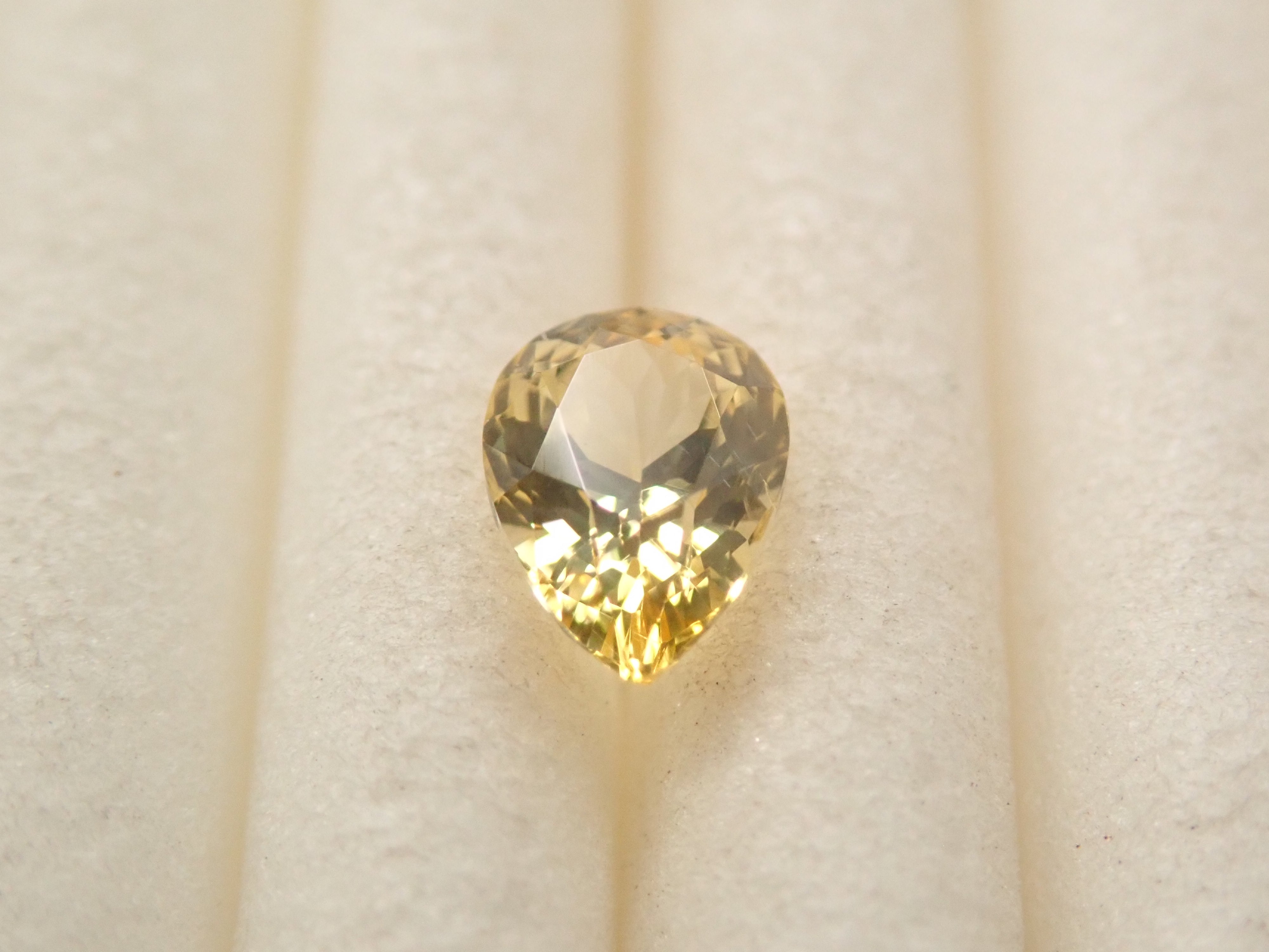 【1/4 22時販売】スリランカ産イエローサファイア 0.297ctルース