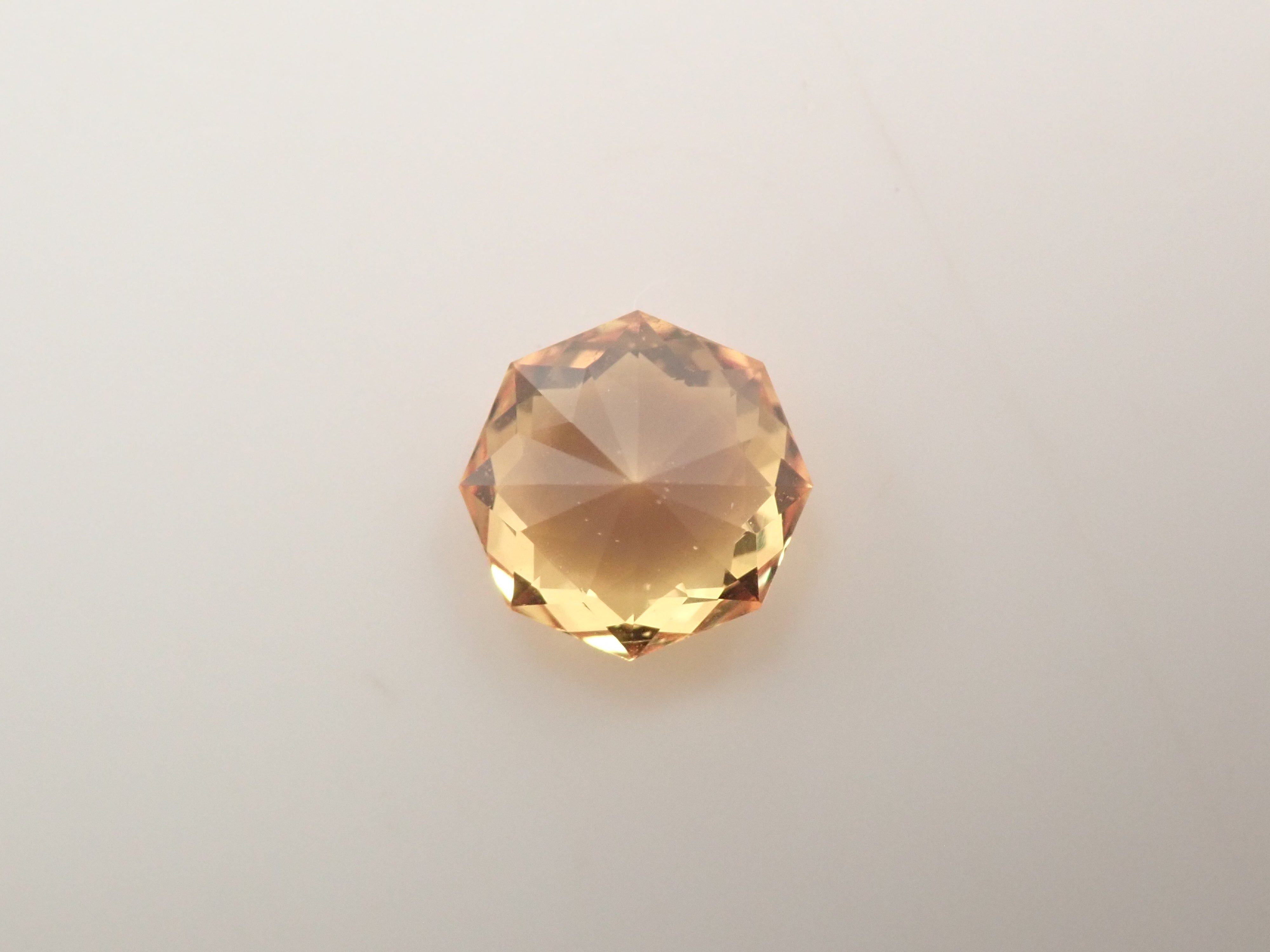 【1月10日晚間10點開賣】斯里蘭卡金藍寶石 0.649克拉 散裝