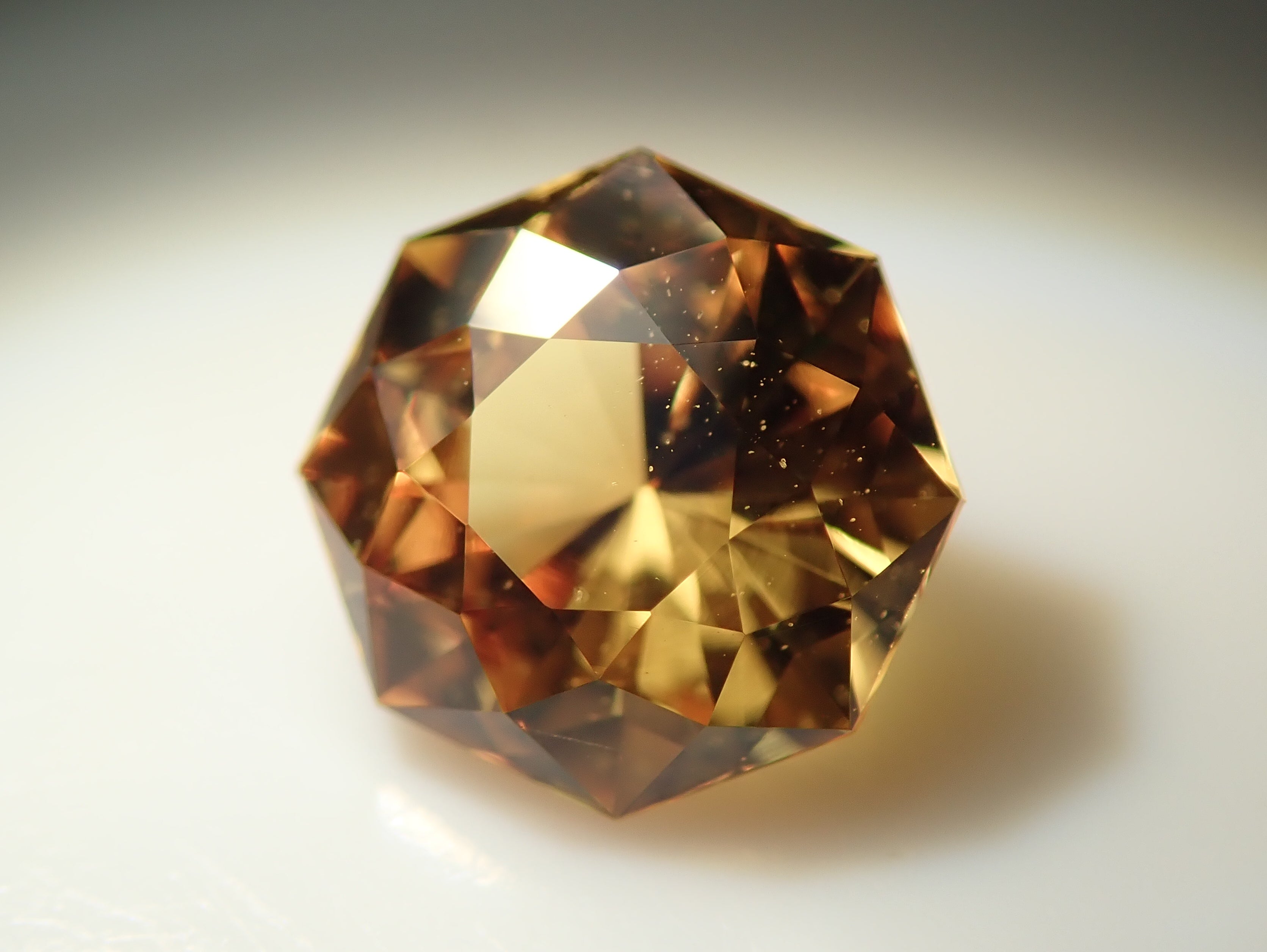 【1/10 22時販売】スリランカ産ゴールデンサファイア 0.649ctルース