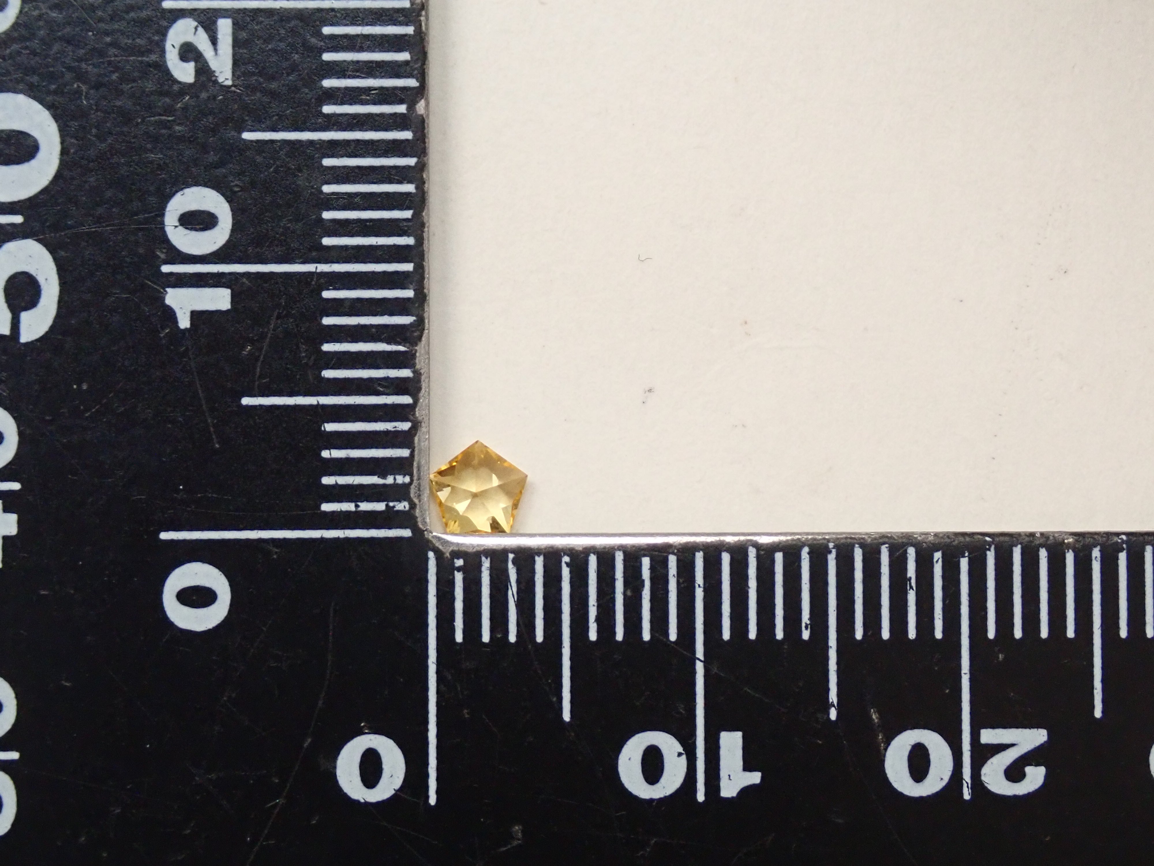 【12/16 22時販売】スリランカ産イエローサファイア 0.182ctルース