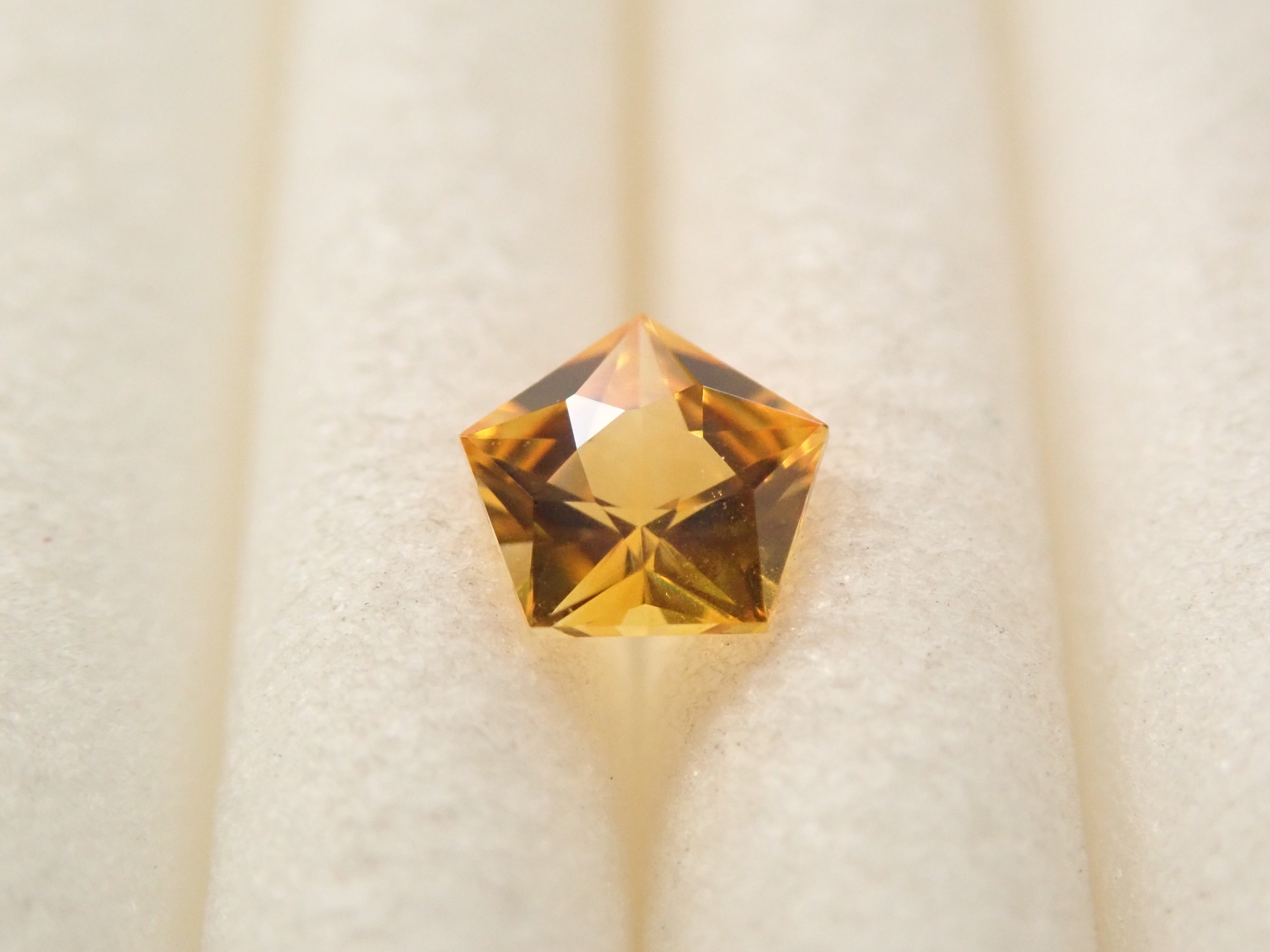 【12/16 22時販売】スリランカ産イエローサファイア 0.170ctルース