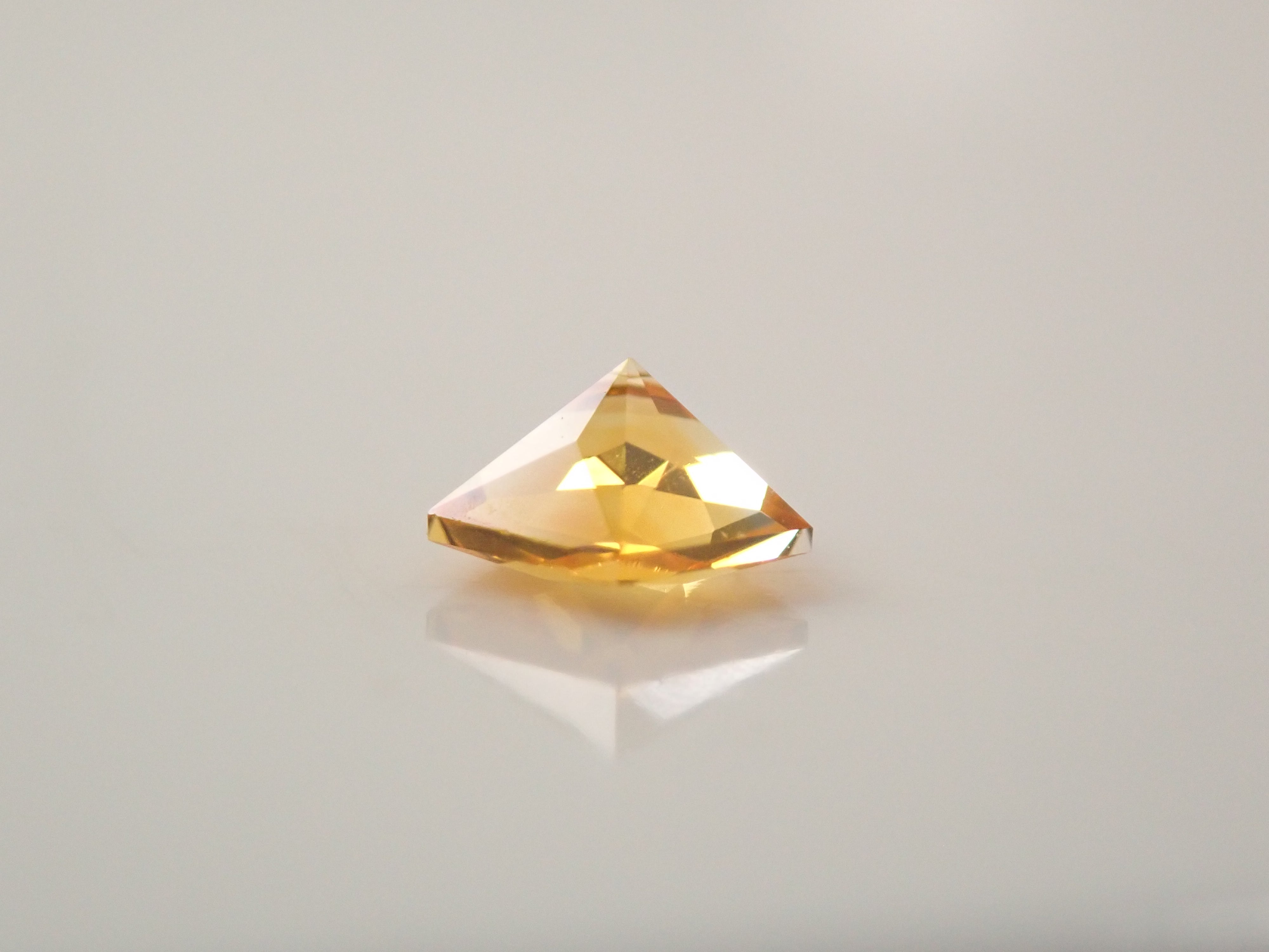 【12/16 22時販売】スリランカ産イエローサファイア 0.170ctルース