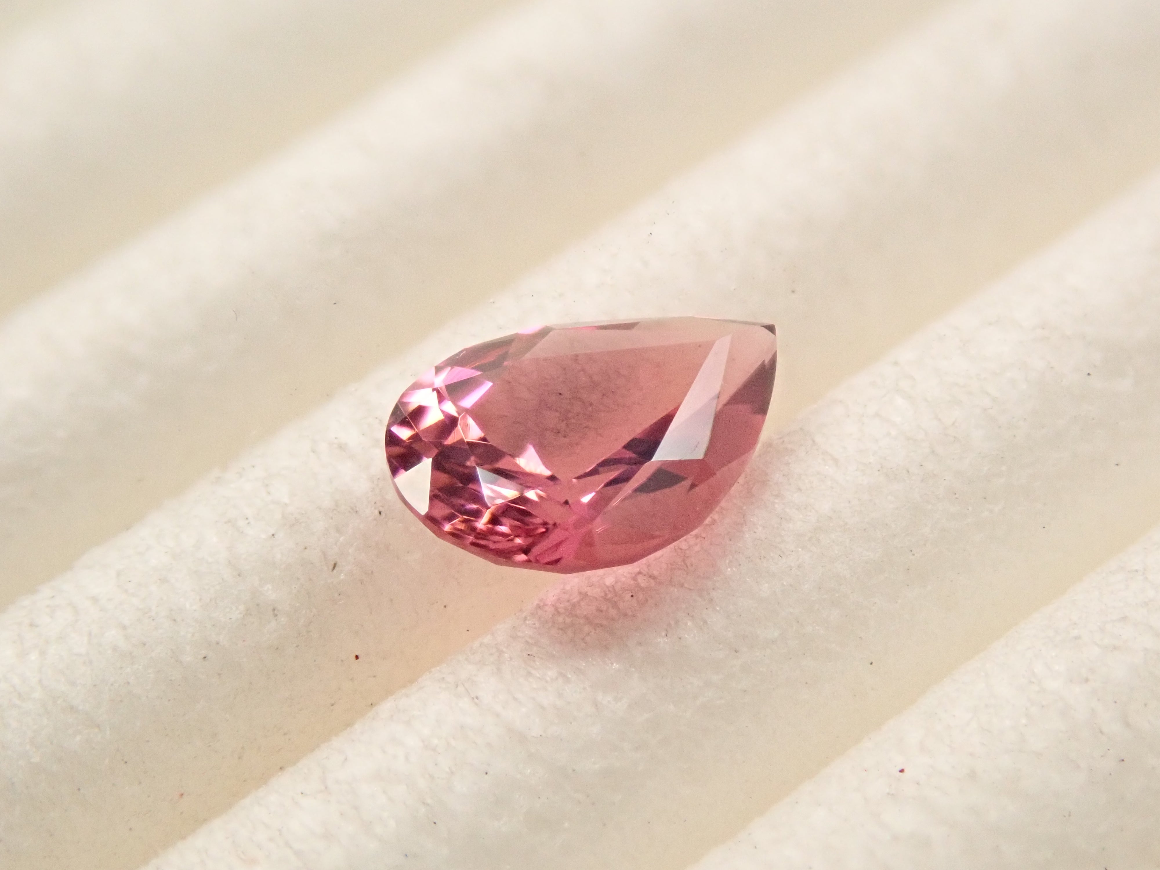 【12/7 22時販売】ブラジル産ルベライト 0.332ctルース