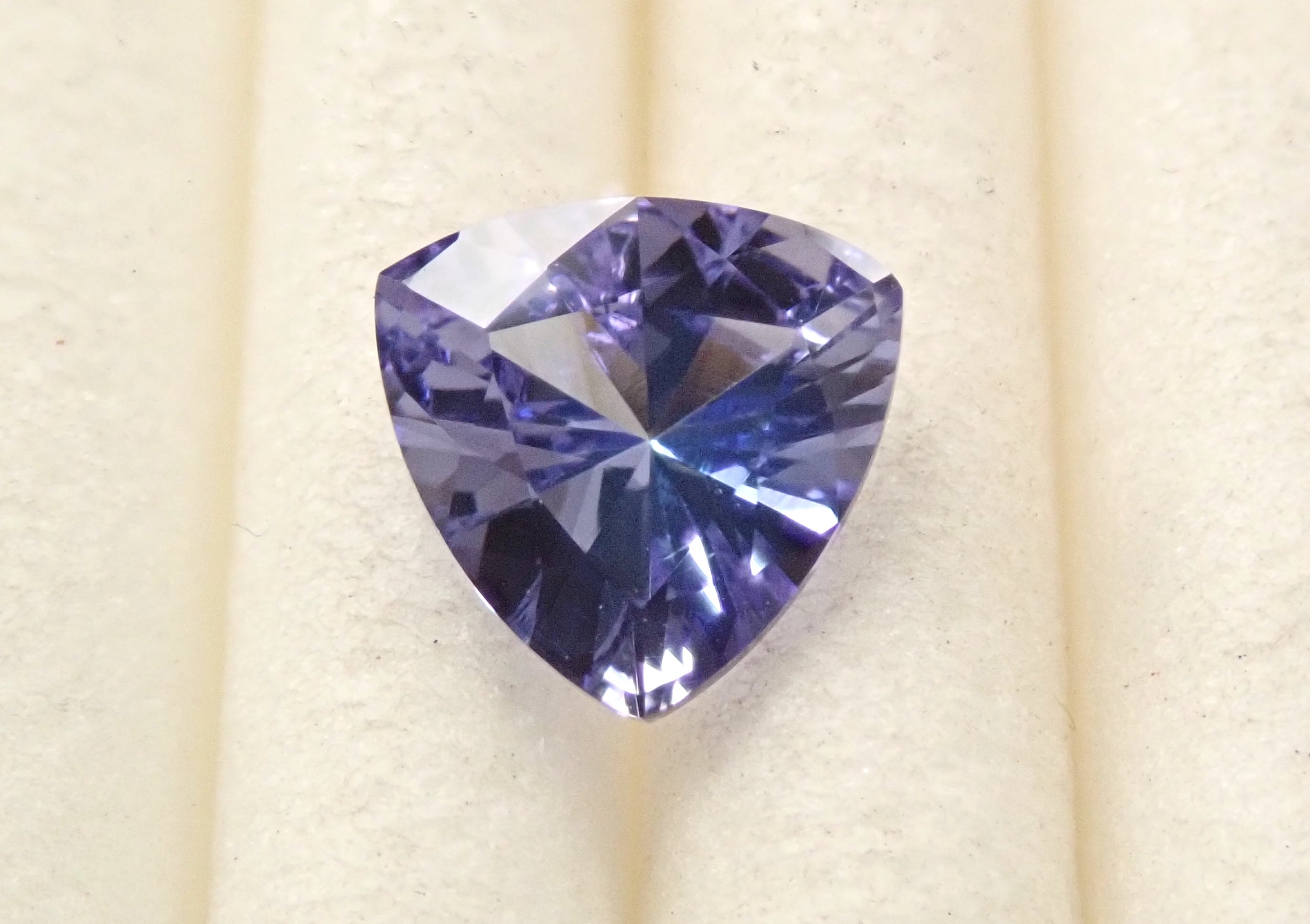 【12/7 22時販売】タンザニア産タンザナイト 0.436ctルース