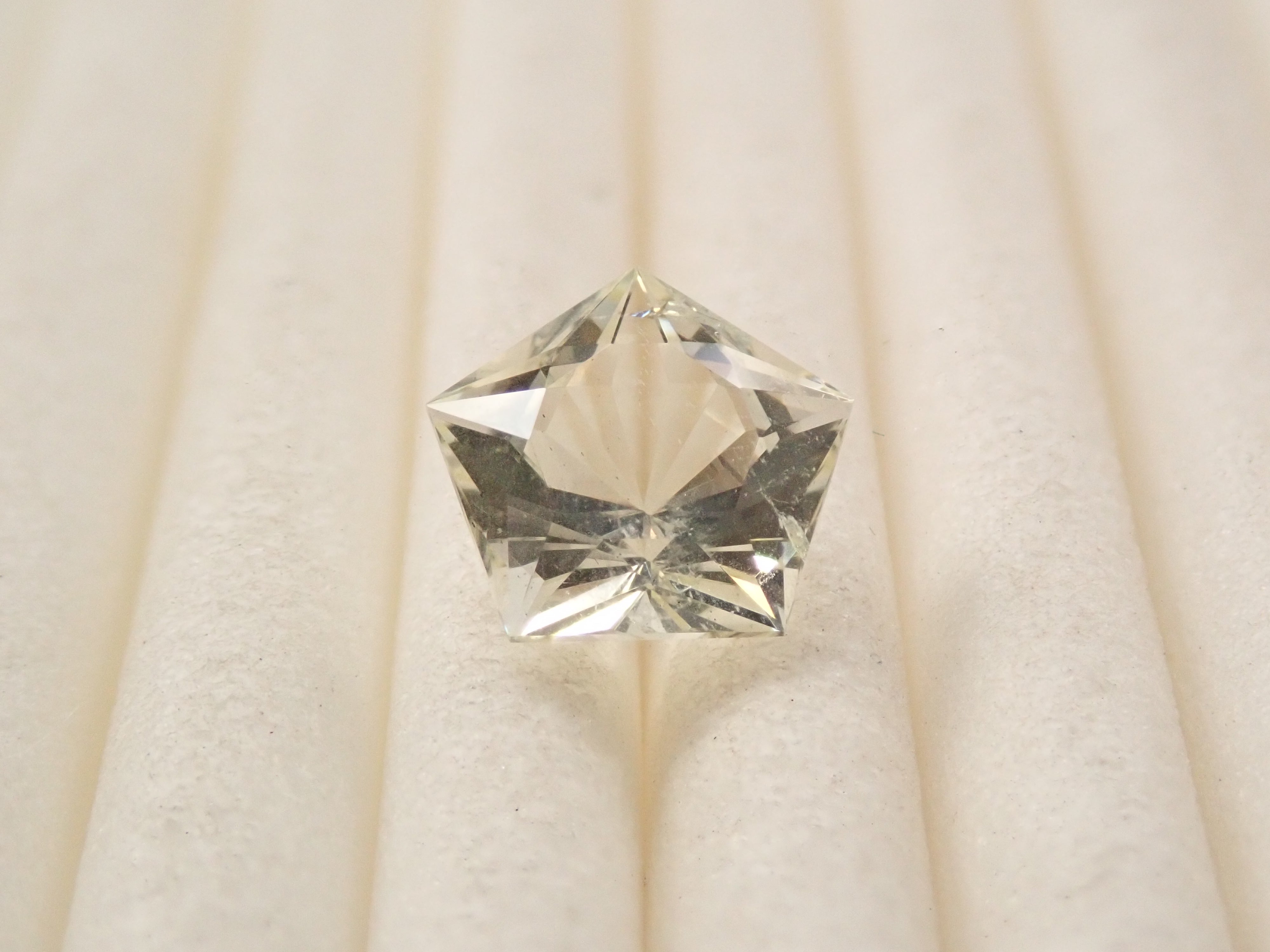 【12/14 22時販売】ブラジル産イエローベリル 0.913ctルース