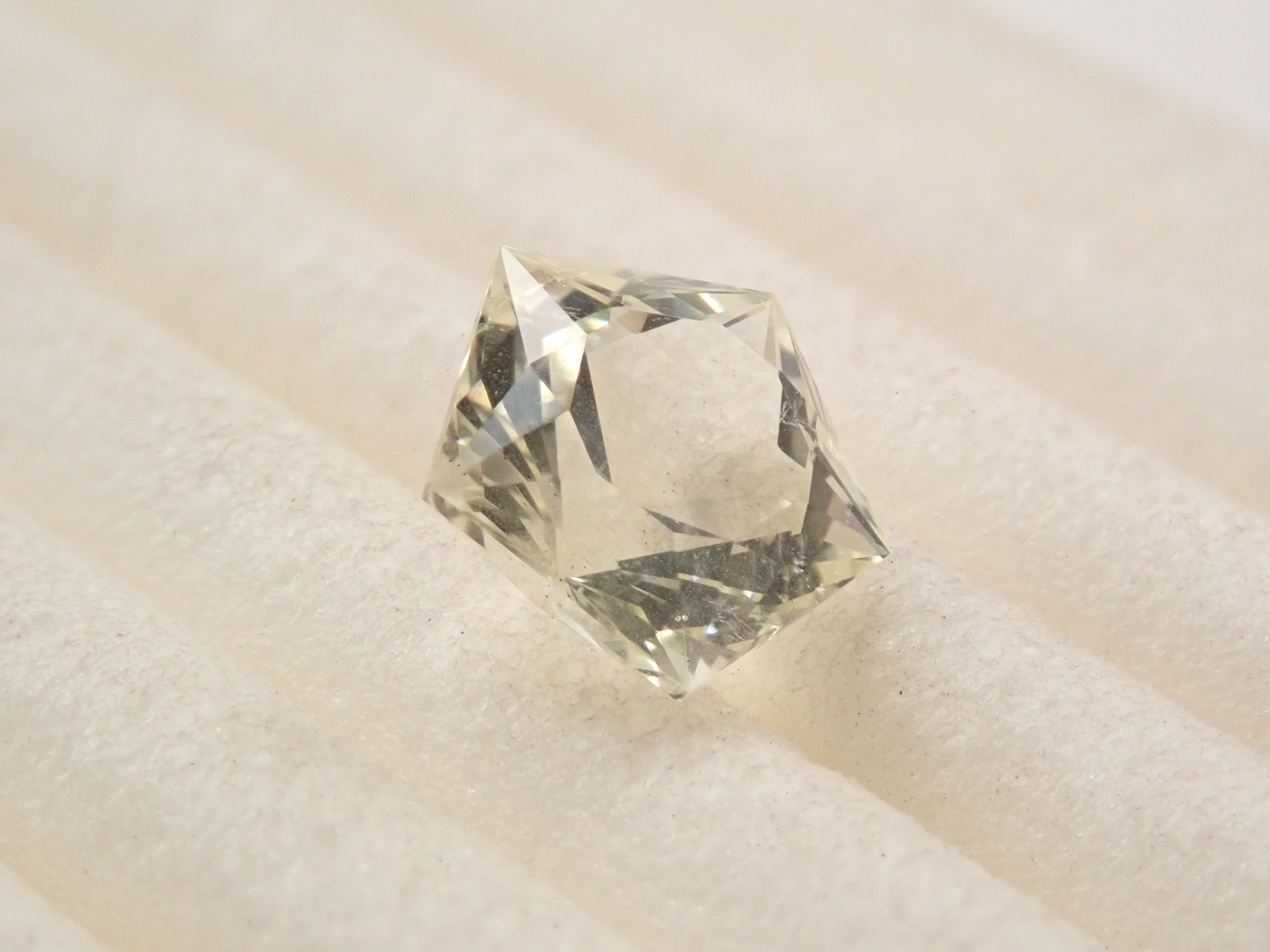 【12/14 22時販売】ブラジル産イエローベリル 0.913ctルース