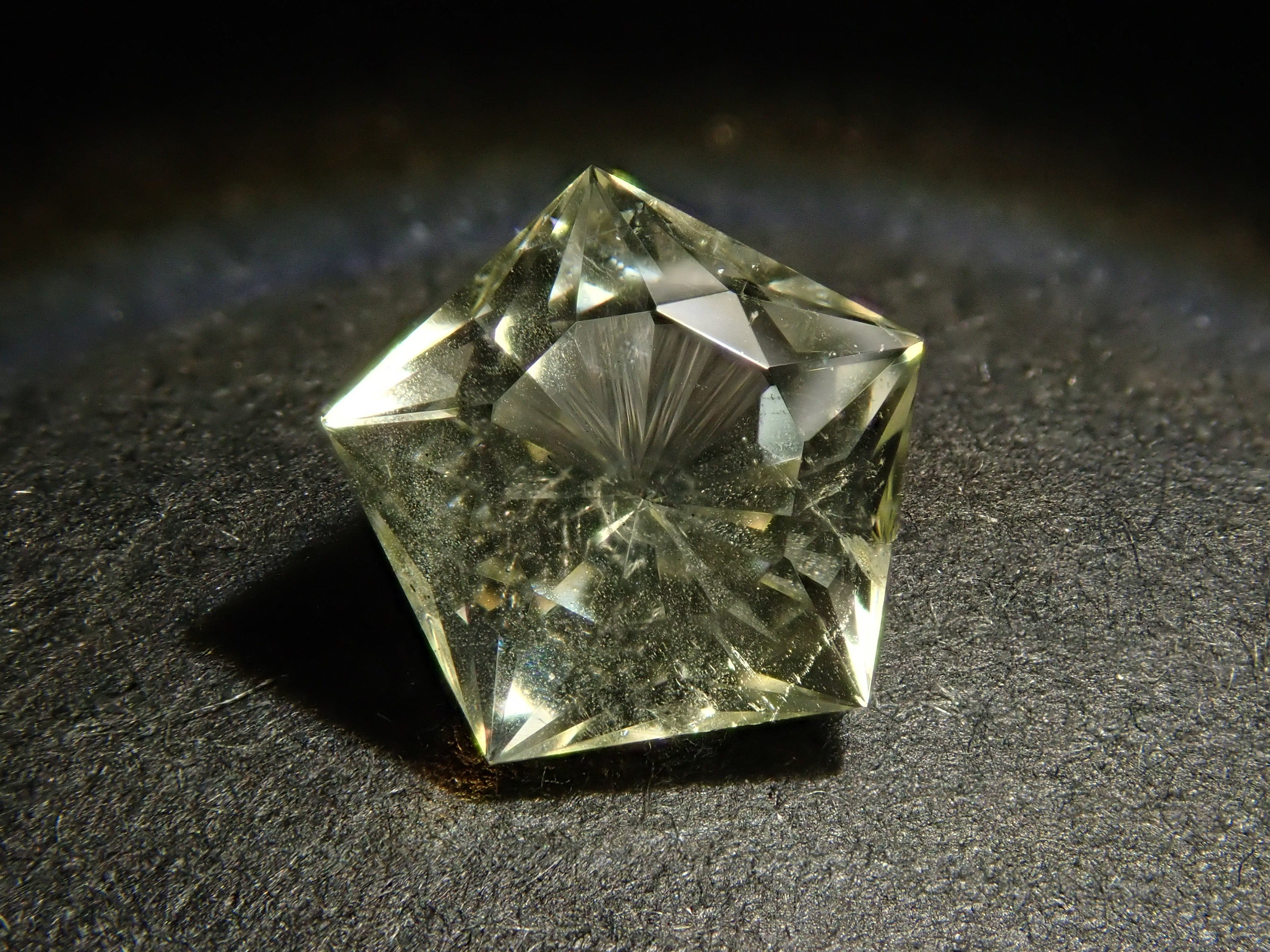 【12/14 22時販売】ブラジル産イエローベリル 0.913ctルース