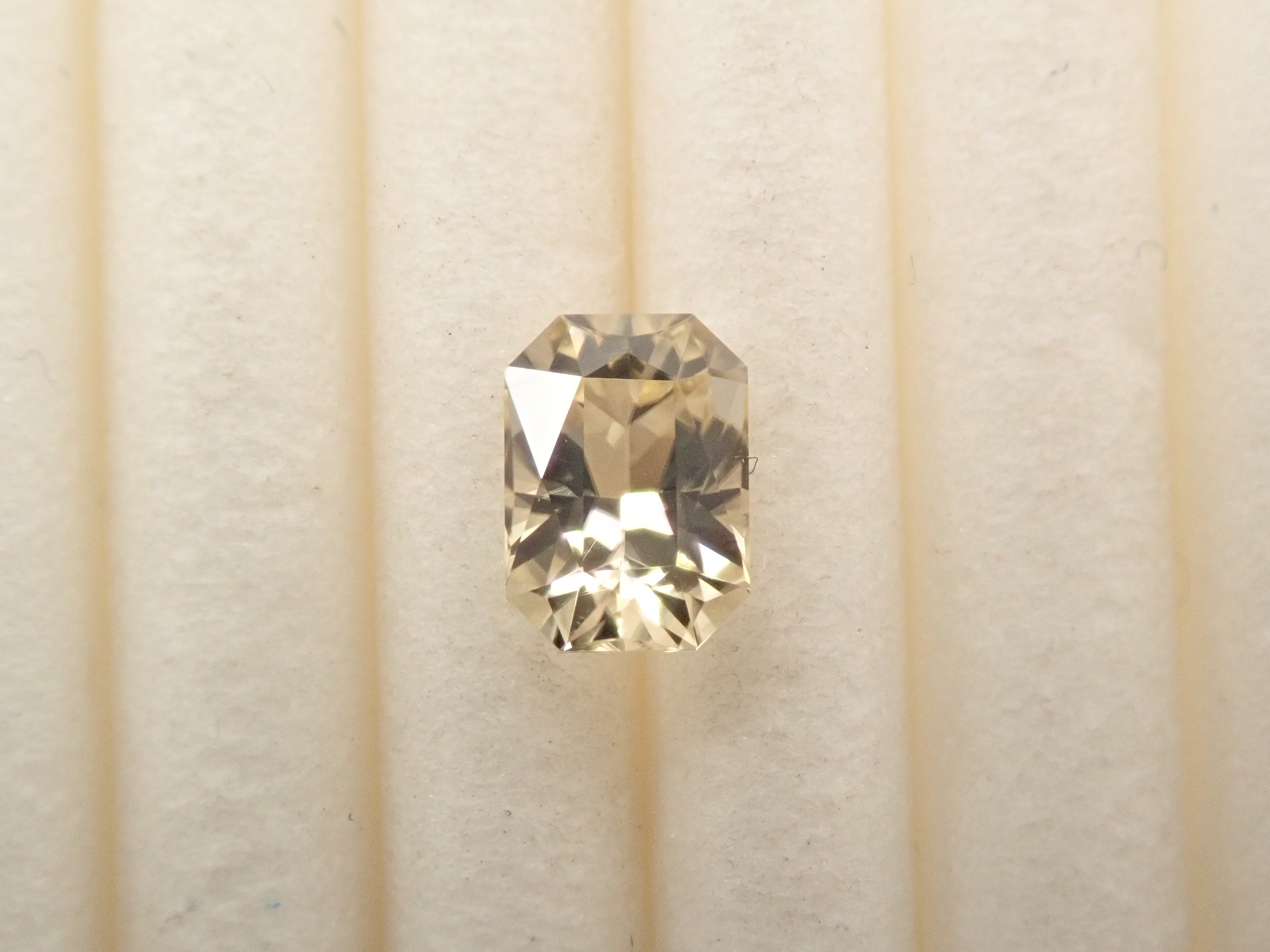 【12/14 22時販売】スリランカ産シンハライト 0.456ctルース