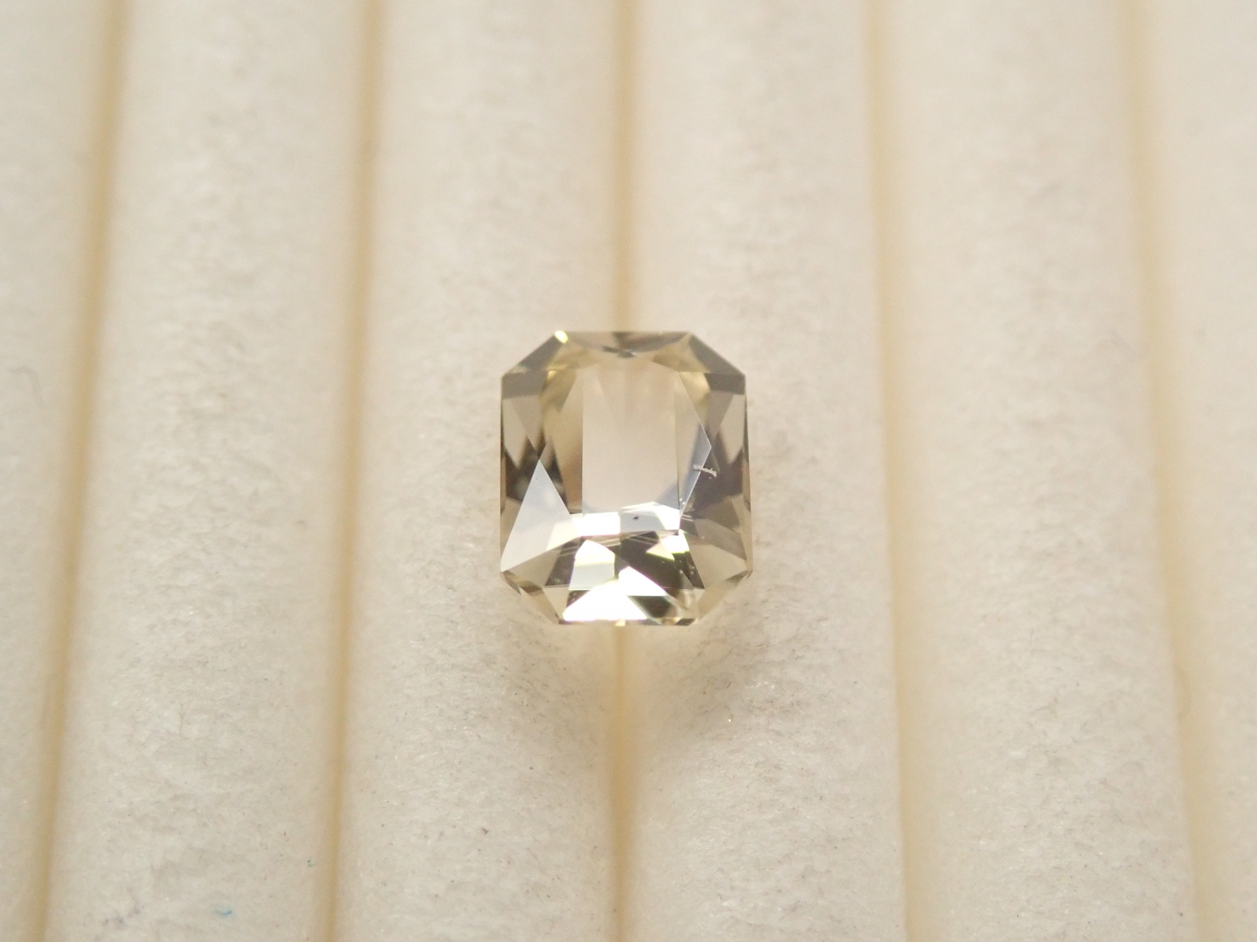 【12/14 22時販売】スリランカ産シンハライト 0.456ctルース