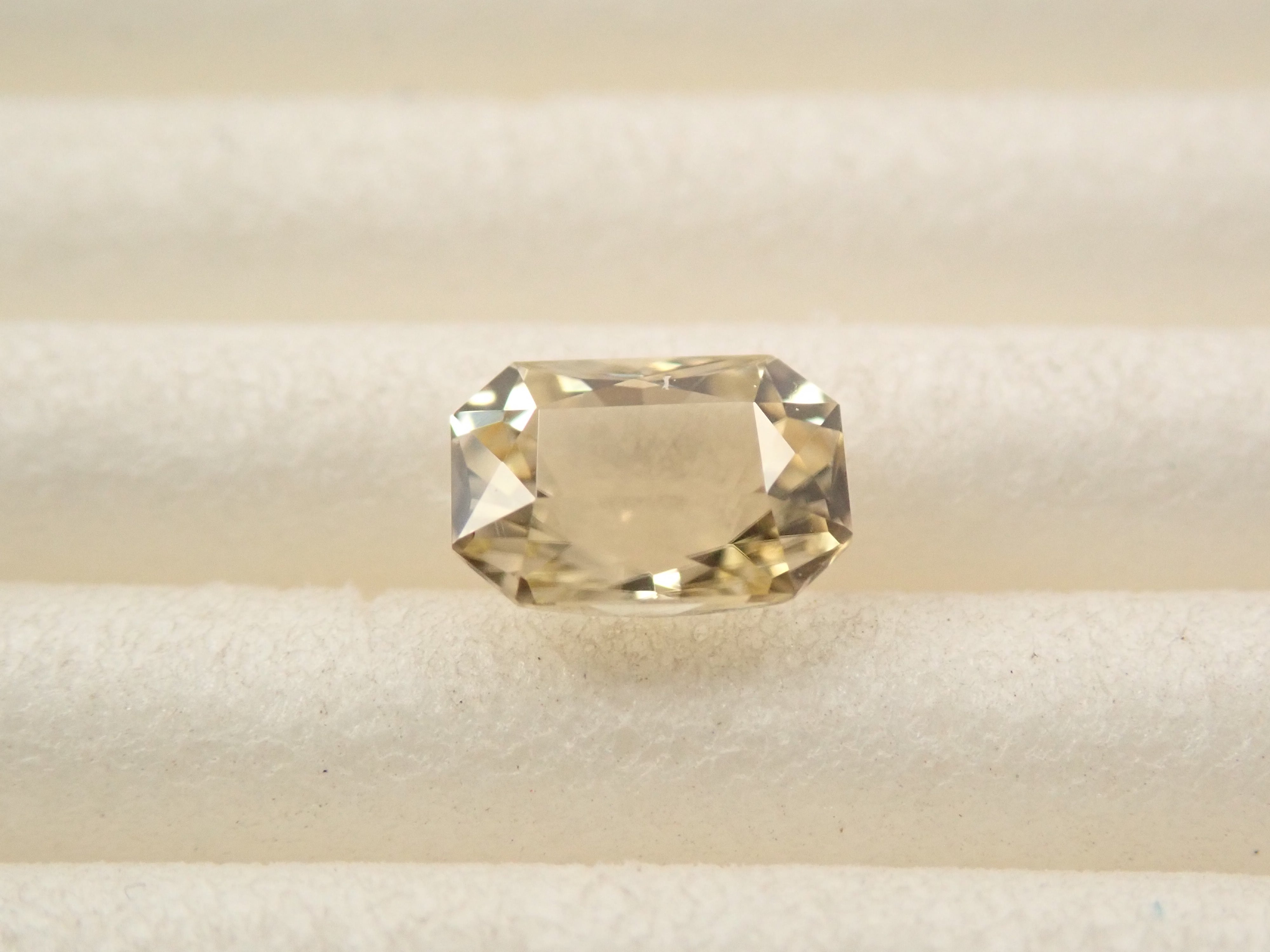 【12/14 22時販売】スリランカ産シンハライト 0.456ctルース