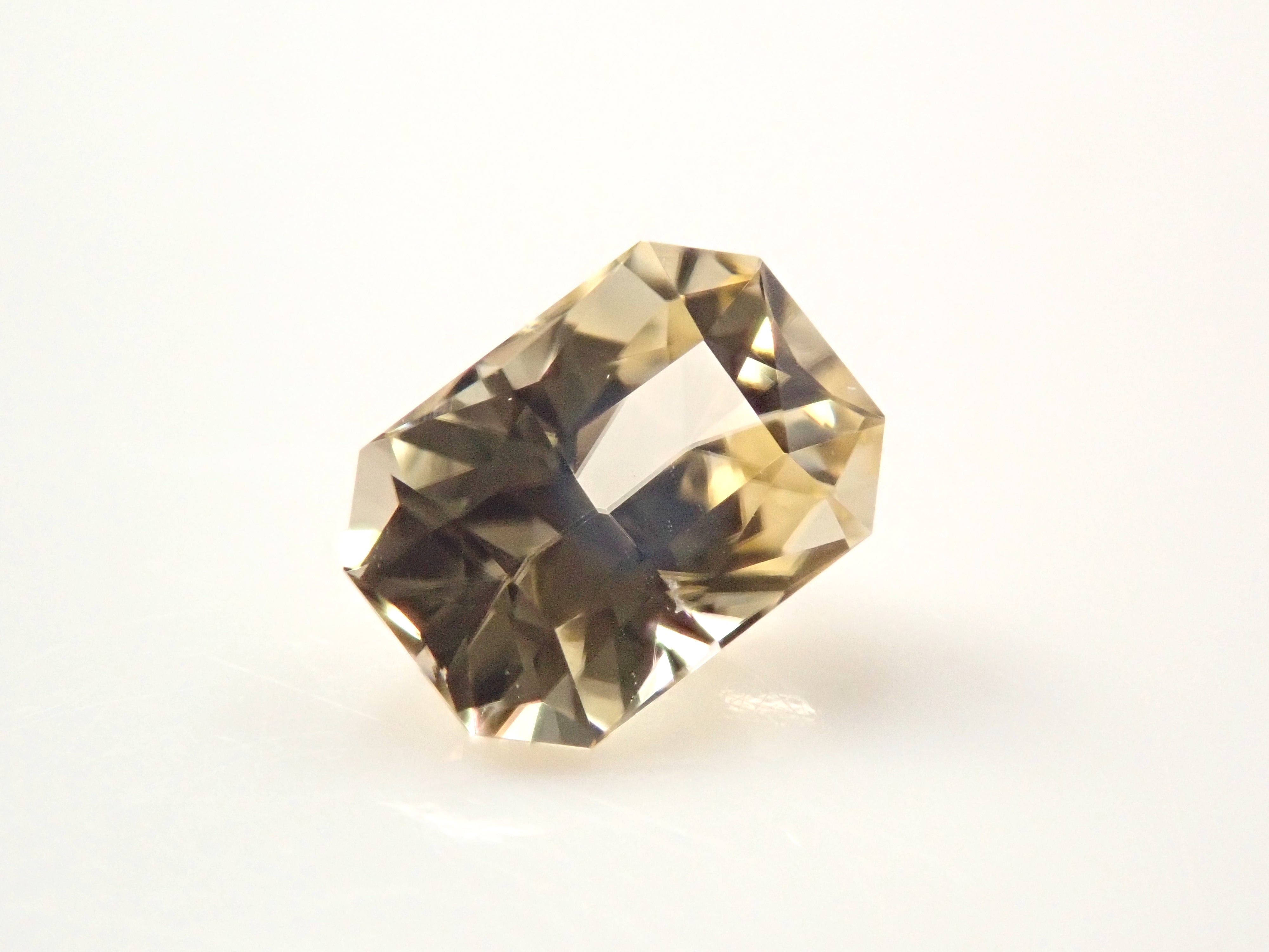 【12/14 22時販売】スリランカ産シンハライト 0.456ctルース