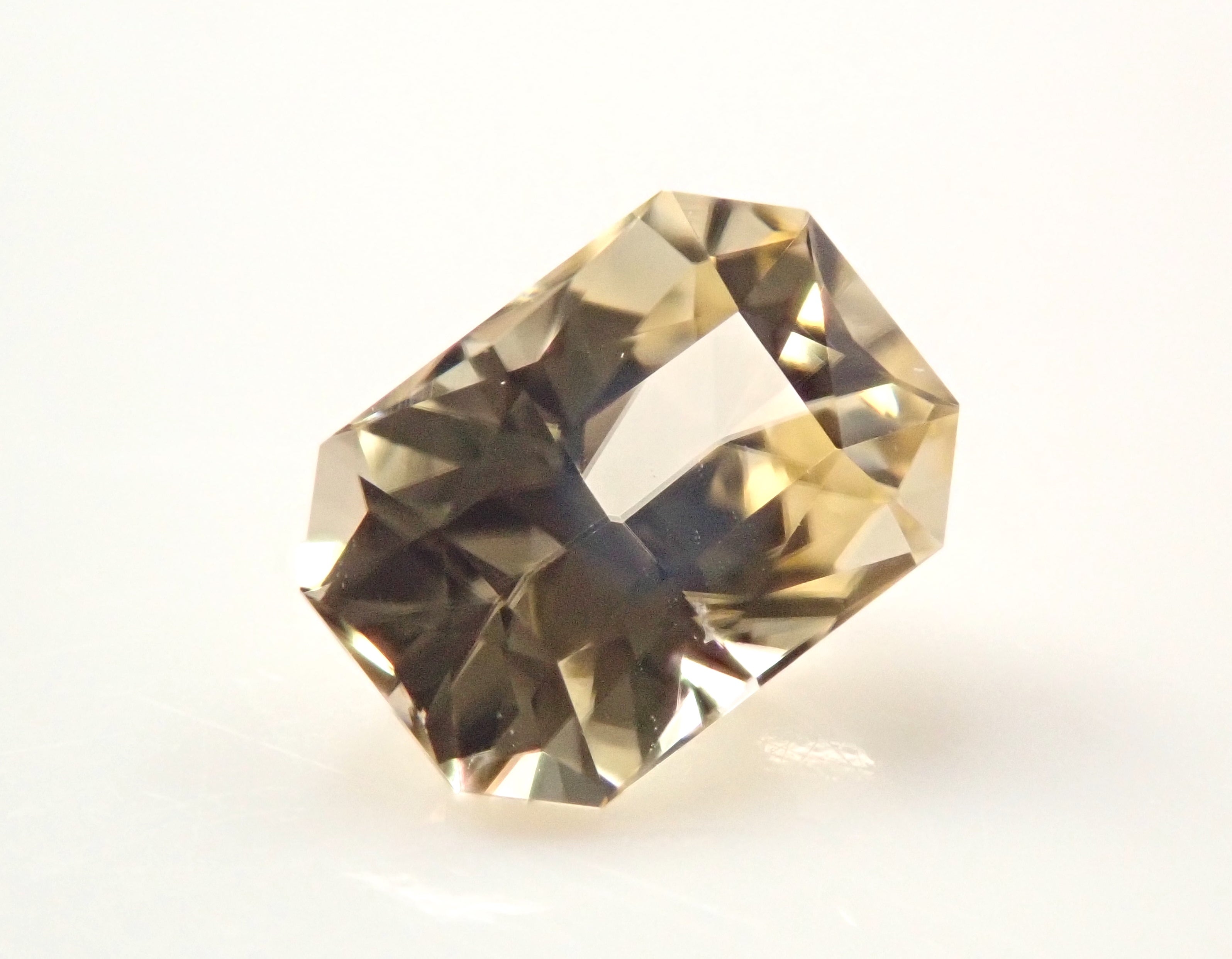 【12/14 22時販売】スリランカ産シンハライト 0.456ctルース