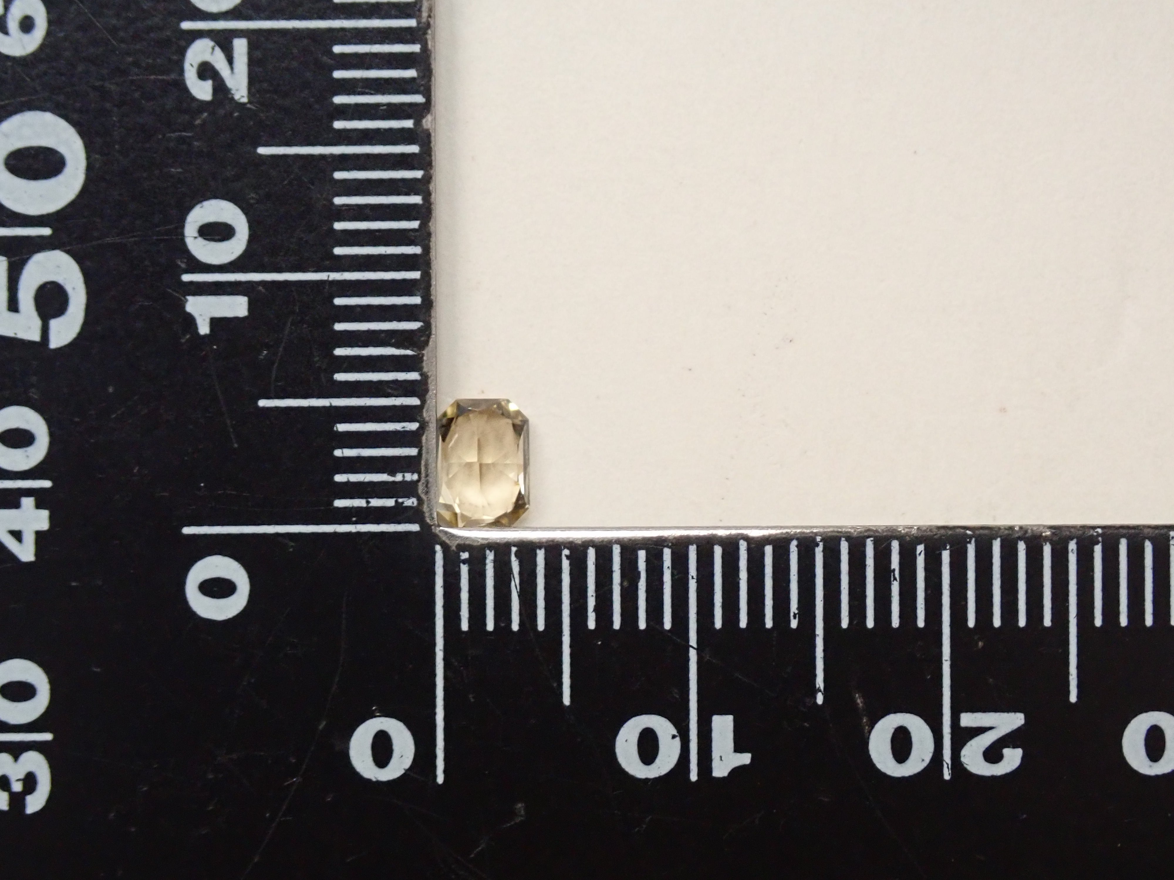 【12/14 22時販売】スリランカ産シンハライト 0.456ctルース