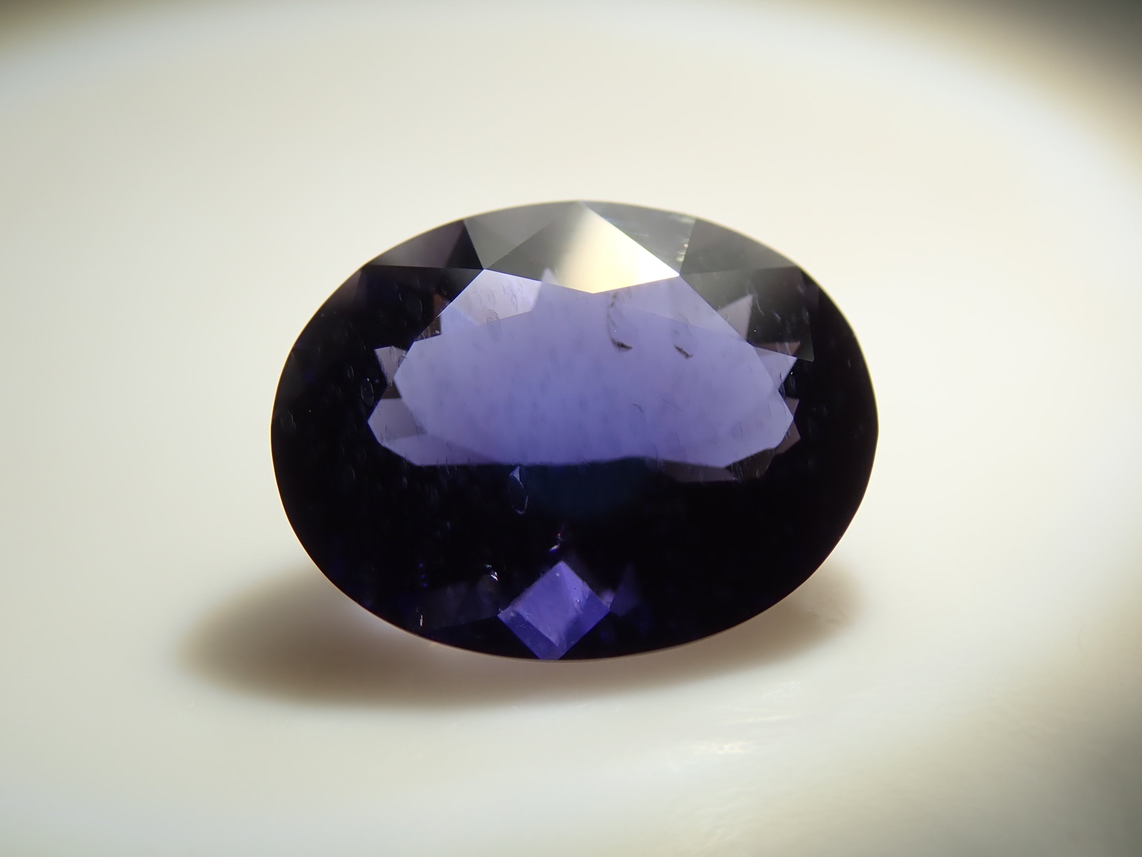 【12/14 22時販売】マダガスカル産アイオライト 0.644ctルース