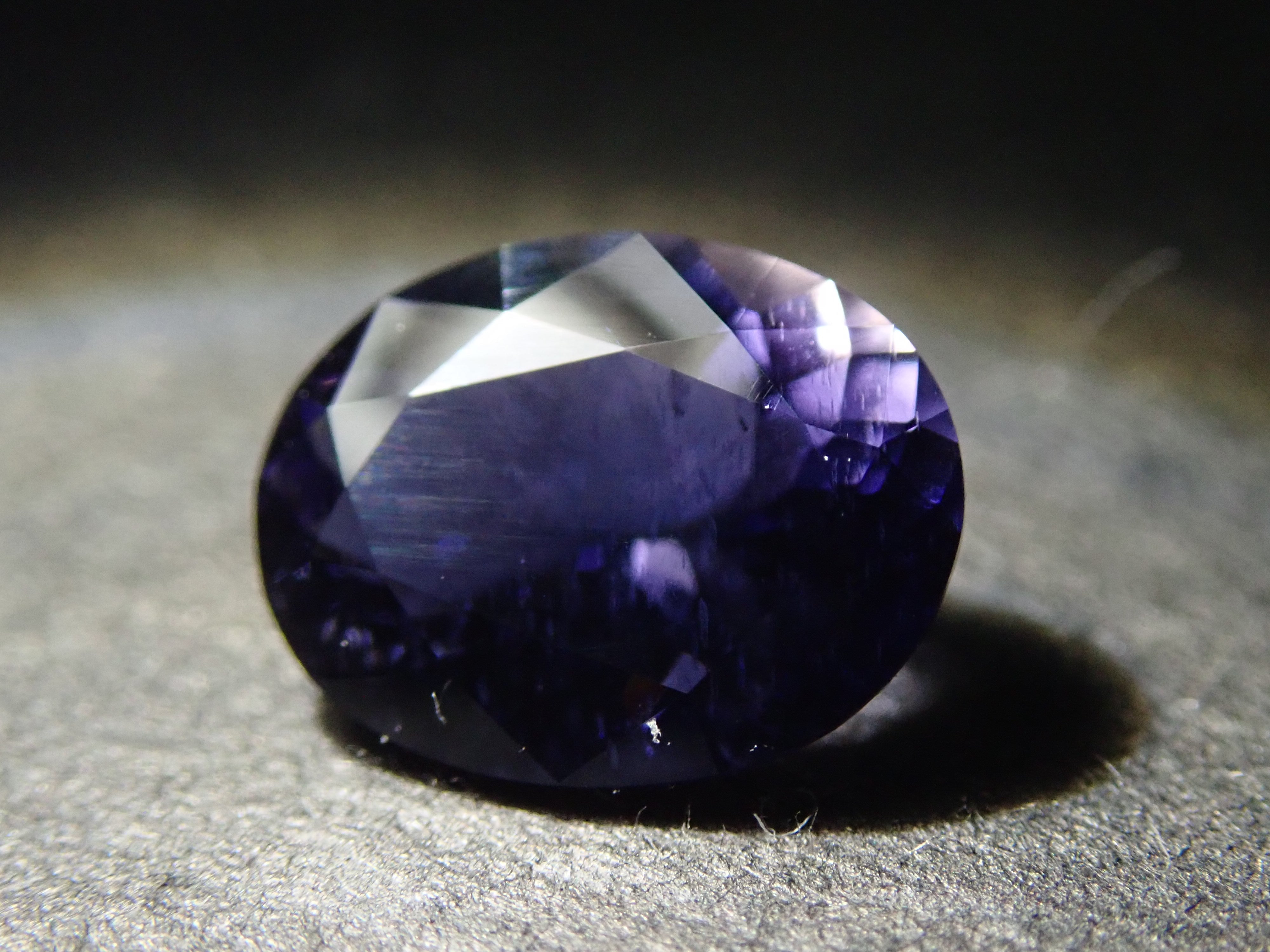 【12/14 22時販売】マダガスカル産アイオライト 0.644ctルース