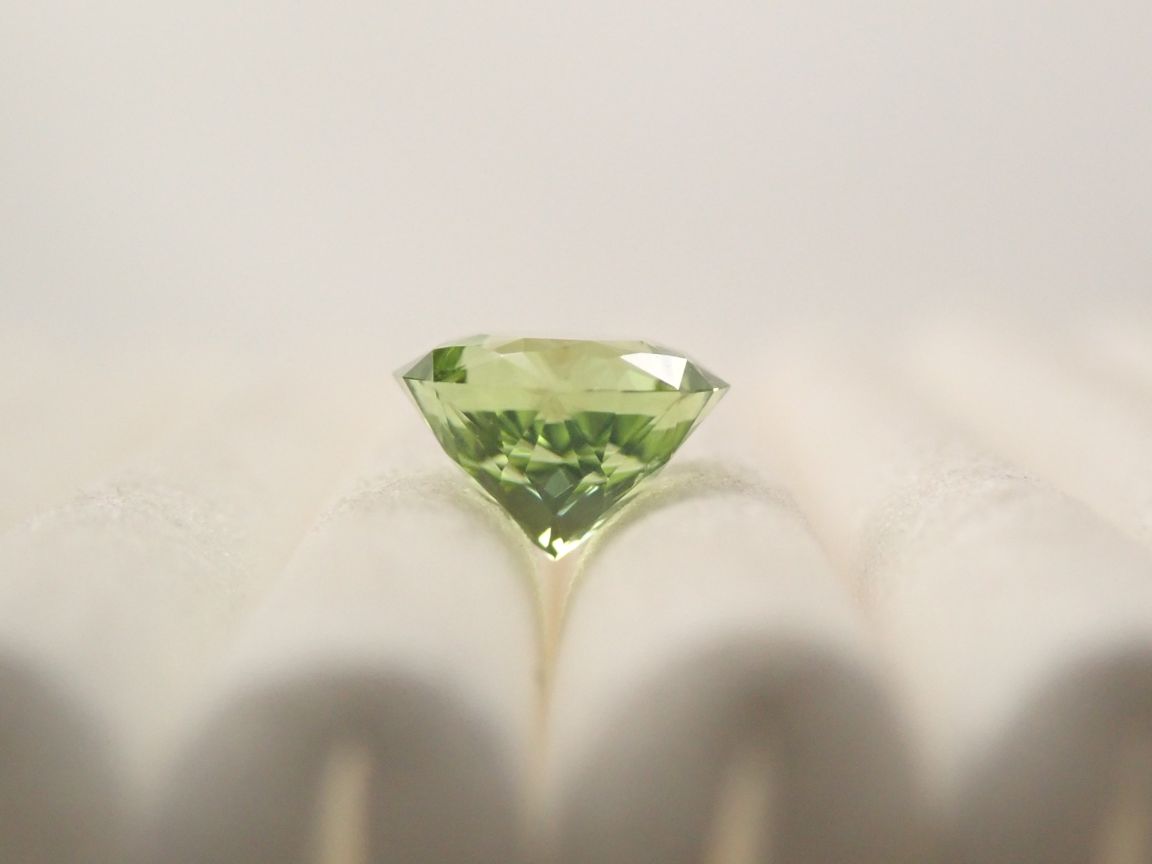 【12/14 22時販売】アメリカ産ペリドット 5.1mm/0.573ctルース