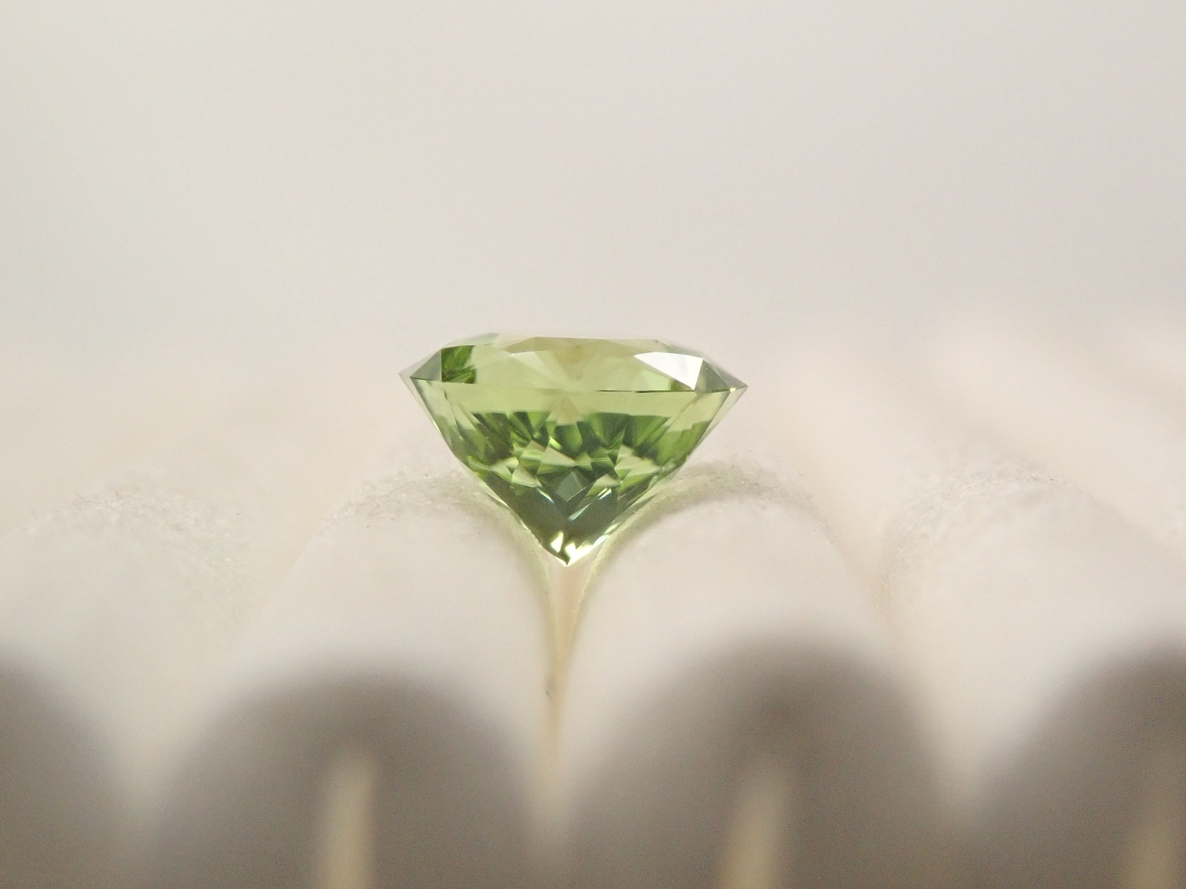 【12/14 22時販売】アメリカ産ペリドット 5.1mm/0.573ctルース