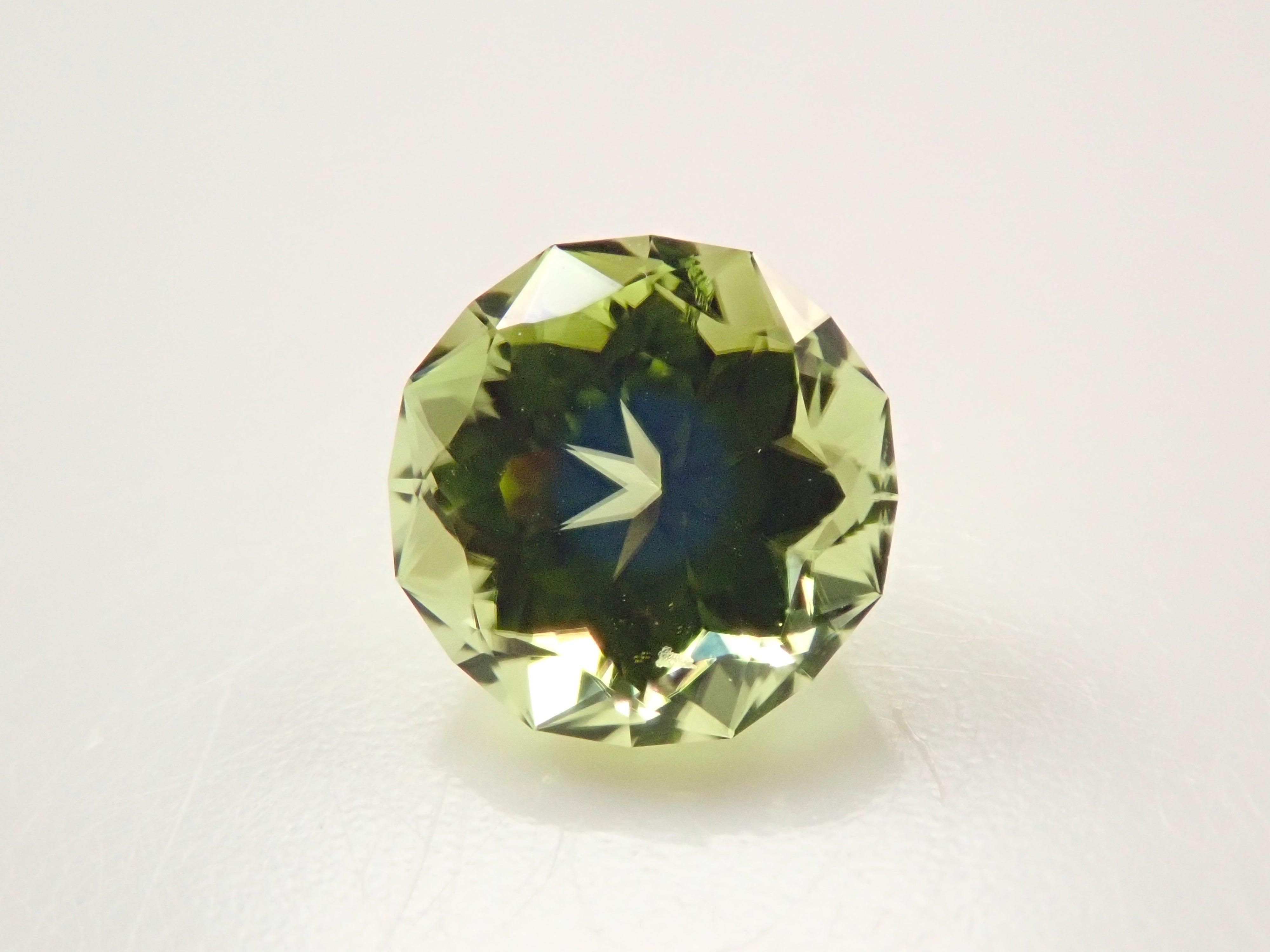 【12/14 22時販売】アメリカ産ペリドット 5.1mm/0.573ctルース