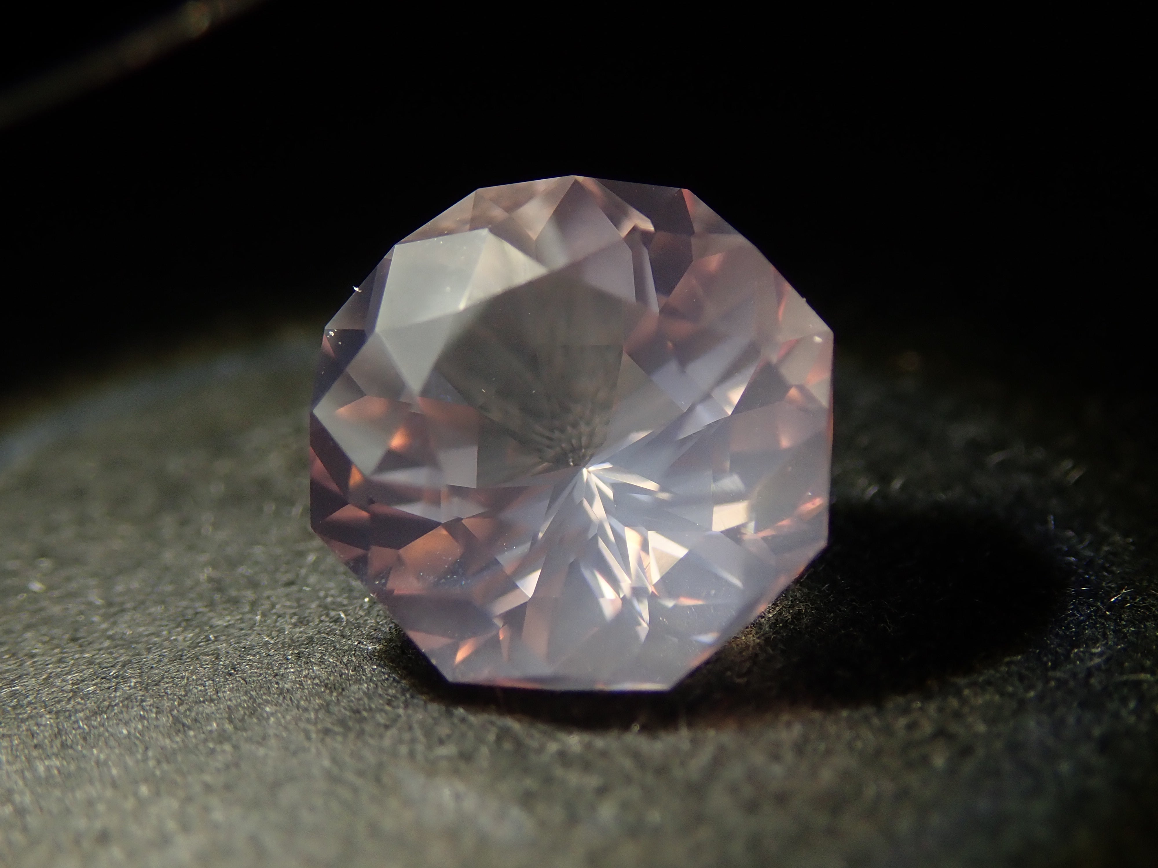 【12/16 22時販売】ブラジル産ローズクォーツ 1.848ctルース