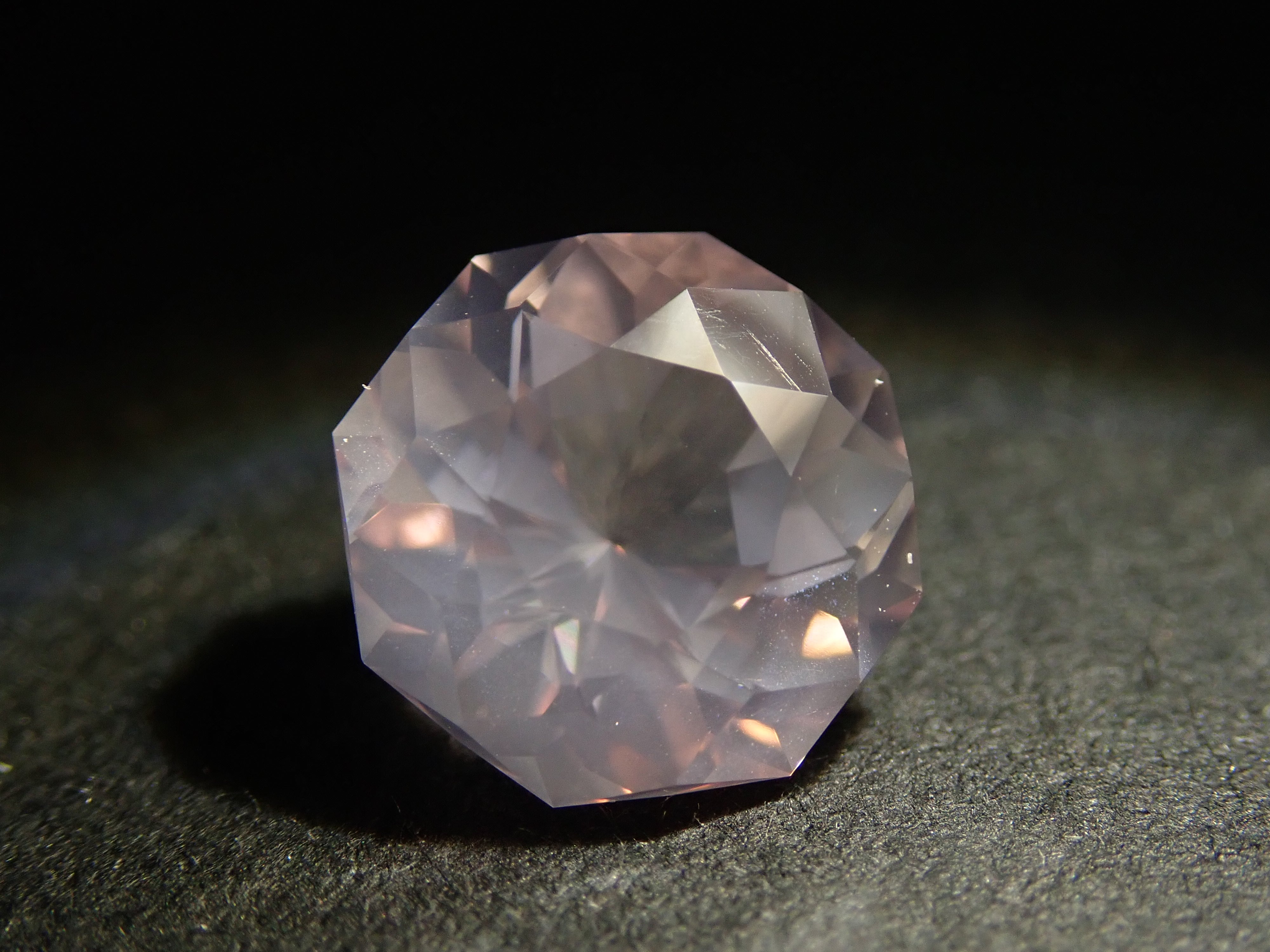 【12/16 22時販売】ブラジル産ローズクォーツ 1.848ctルース