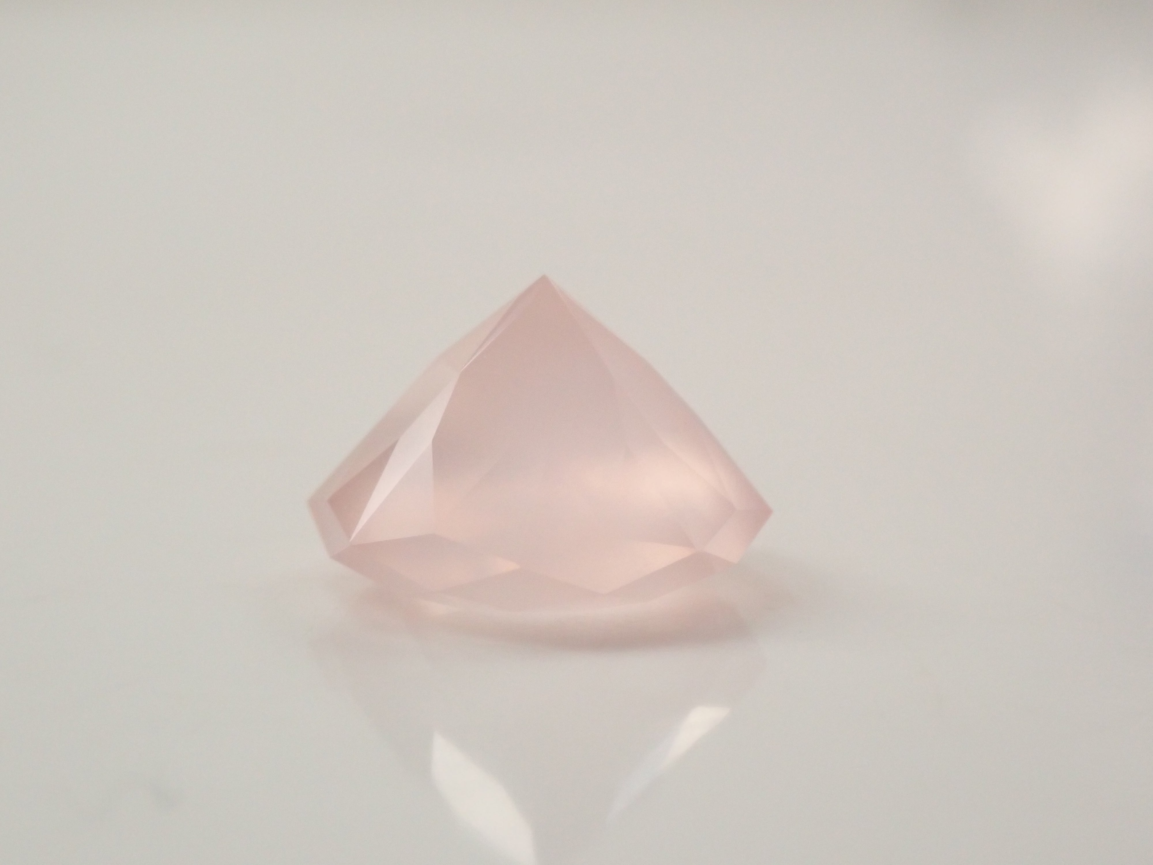 【12/16 22時販売】ブラジル産ローズクォーツ 4.019ctルース