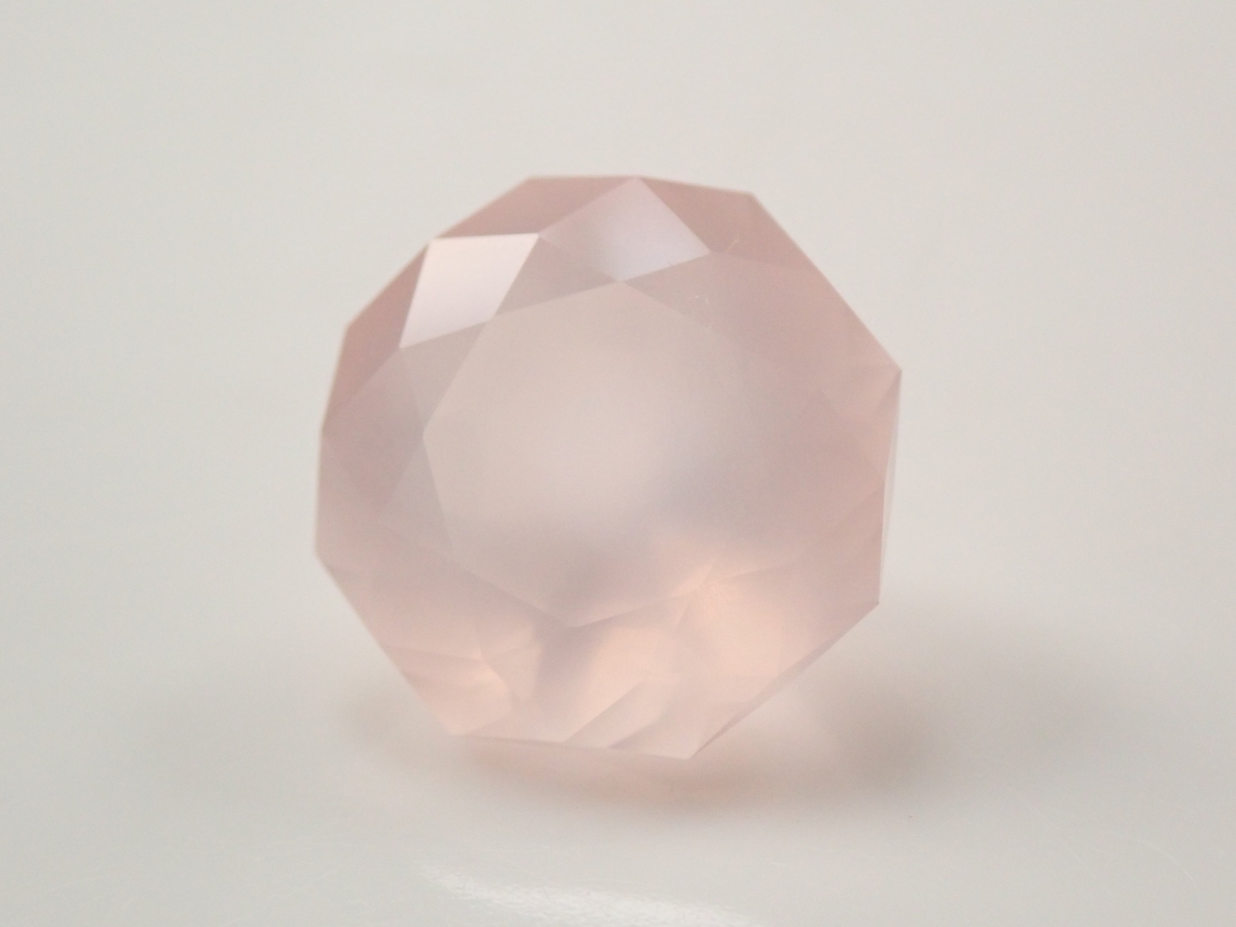 【12/16 22時販売】ブラジル産ローズクォーツ 4.019ctルース