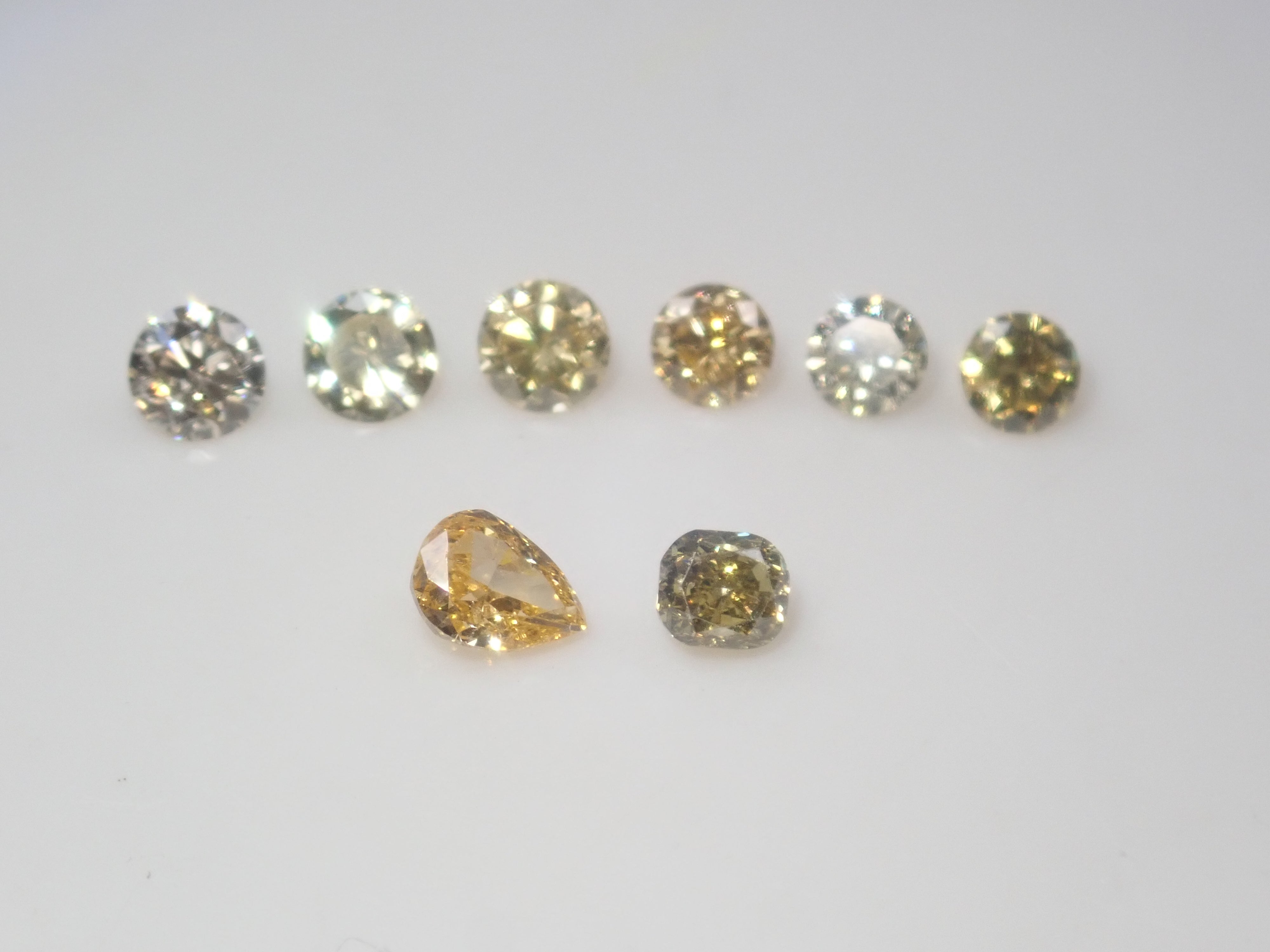 【12/12 22時販売】《限定15石》通常39,800円の珍しいUNEVENのFANCYカラーや69,800円のFANCYカラー0.428ctを含むイエローダイヤモンドガチャ💎ルース1石《複数購入割引有》