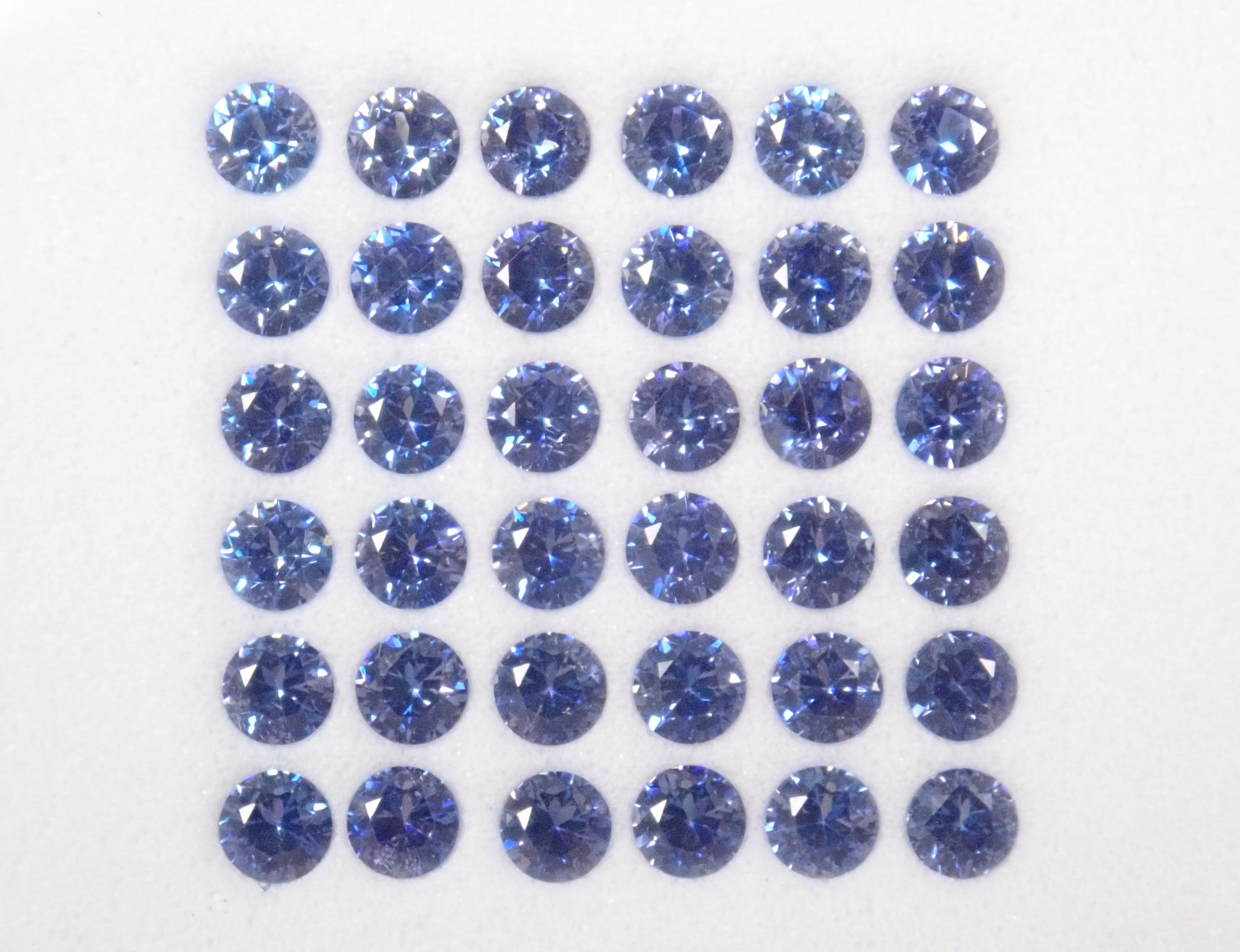 《12月キャンペーン特別企画》《残り僅か》トップクオリティのベニトアイト1石(2mm,ラウンドカット)ルース《複数購入割引有》