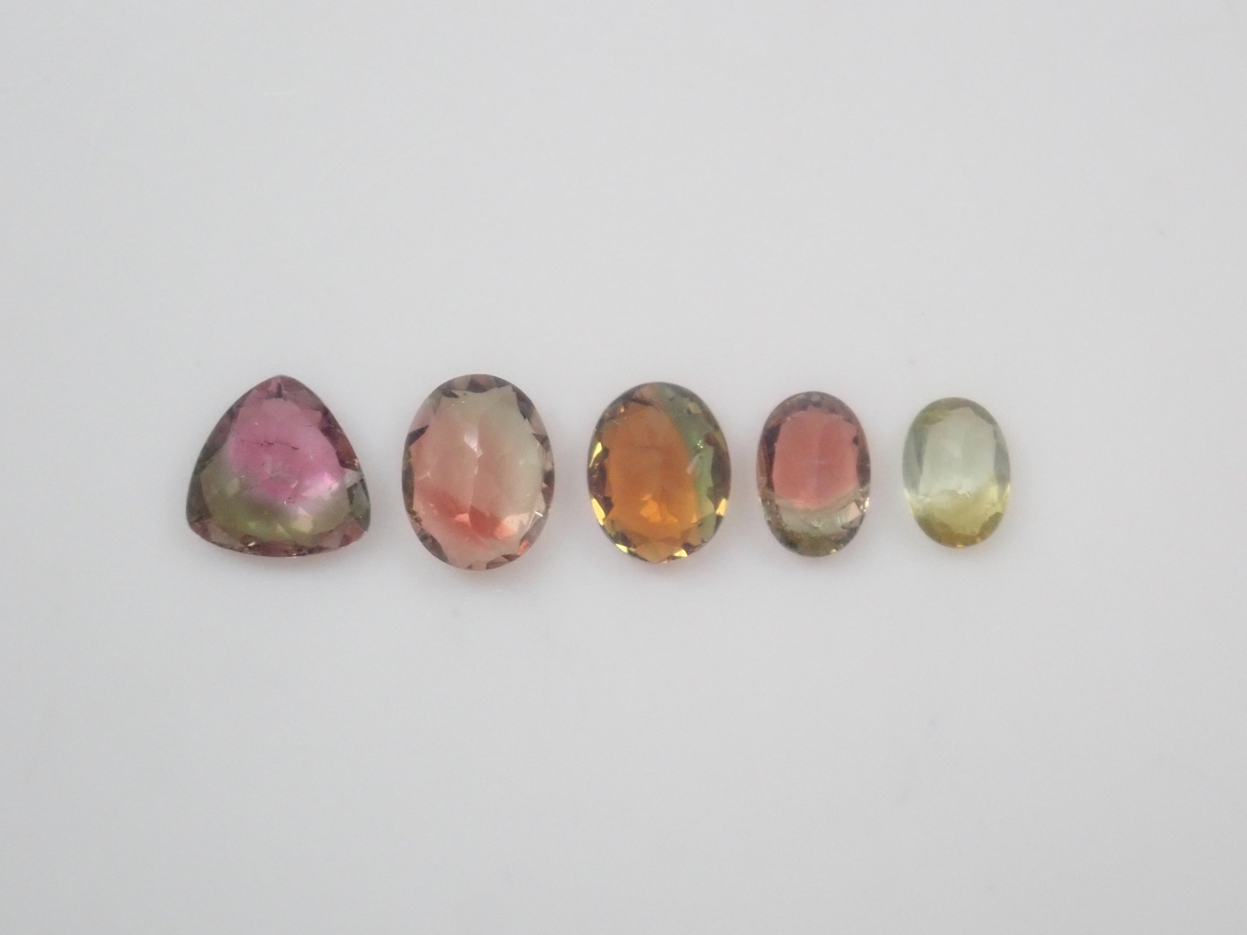 【11/13 22時販売】《限定10石》ジンバブエ産バイカラーユークレース、バイカラーサファイアなどバイカラーガチャ💎1石ルース《複数購入割引有》