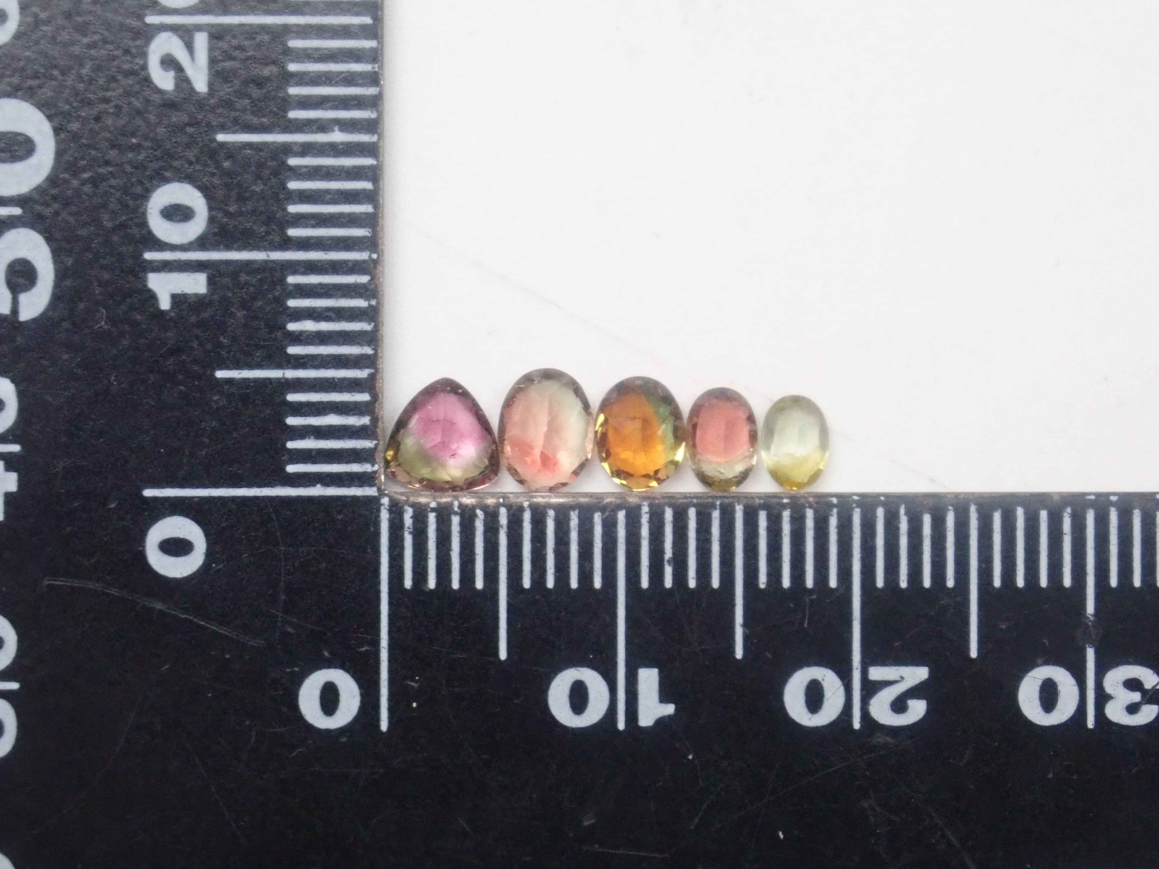 【11/13 22時販売】《限定10石》ジンバブエ産バイカラーユークレース、バイカラーサファイアなどバイカラーガチャ💎1石ルース《複数購入割引有》