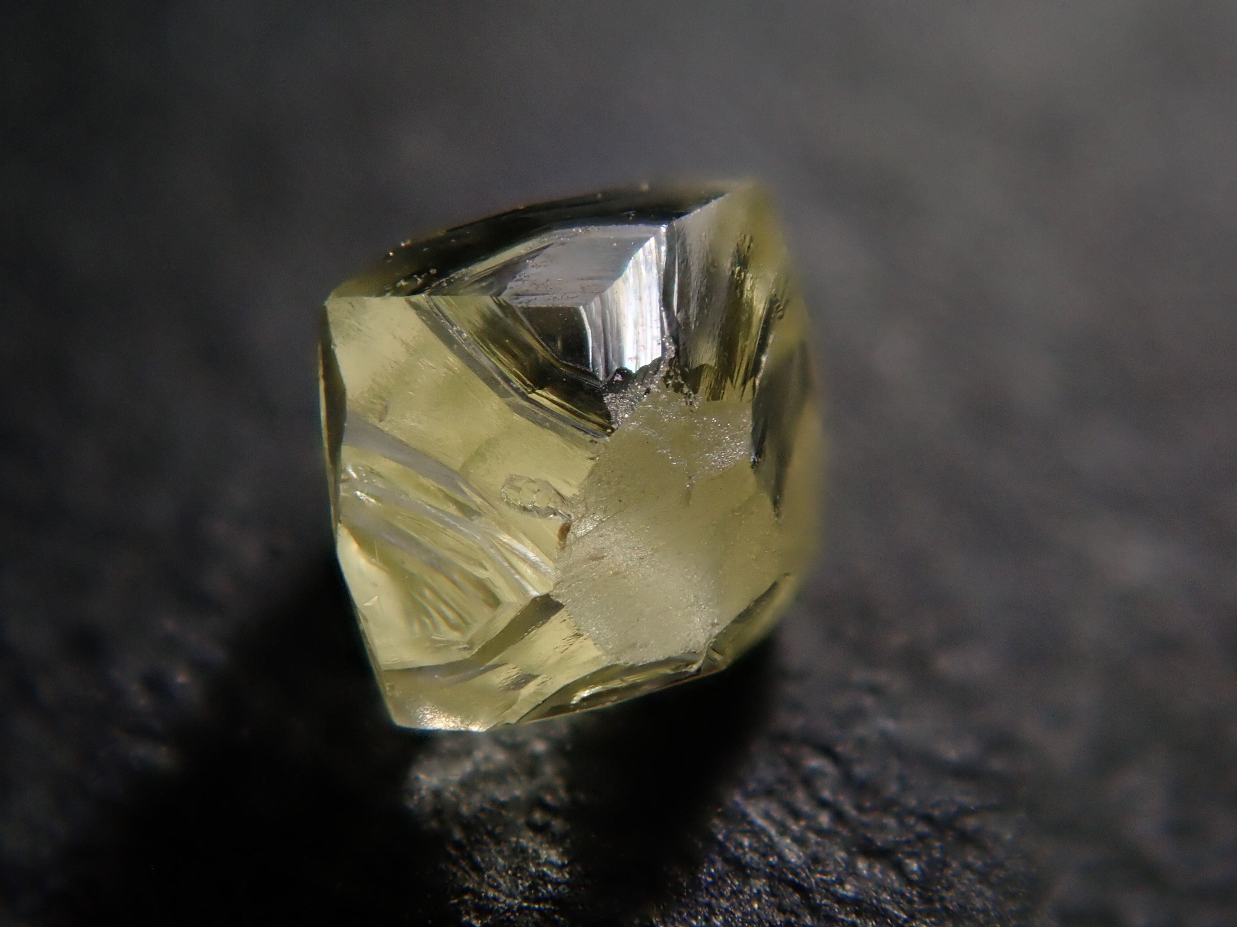 南アフリカ産ダイヤモンド(メイカブル) 0.193ct原石