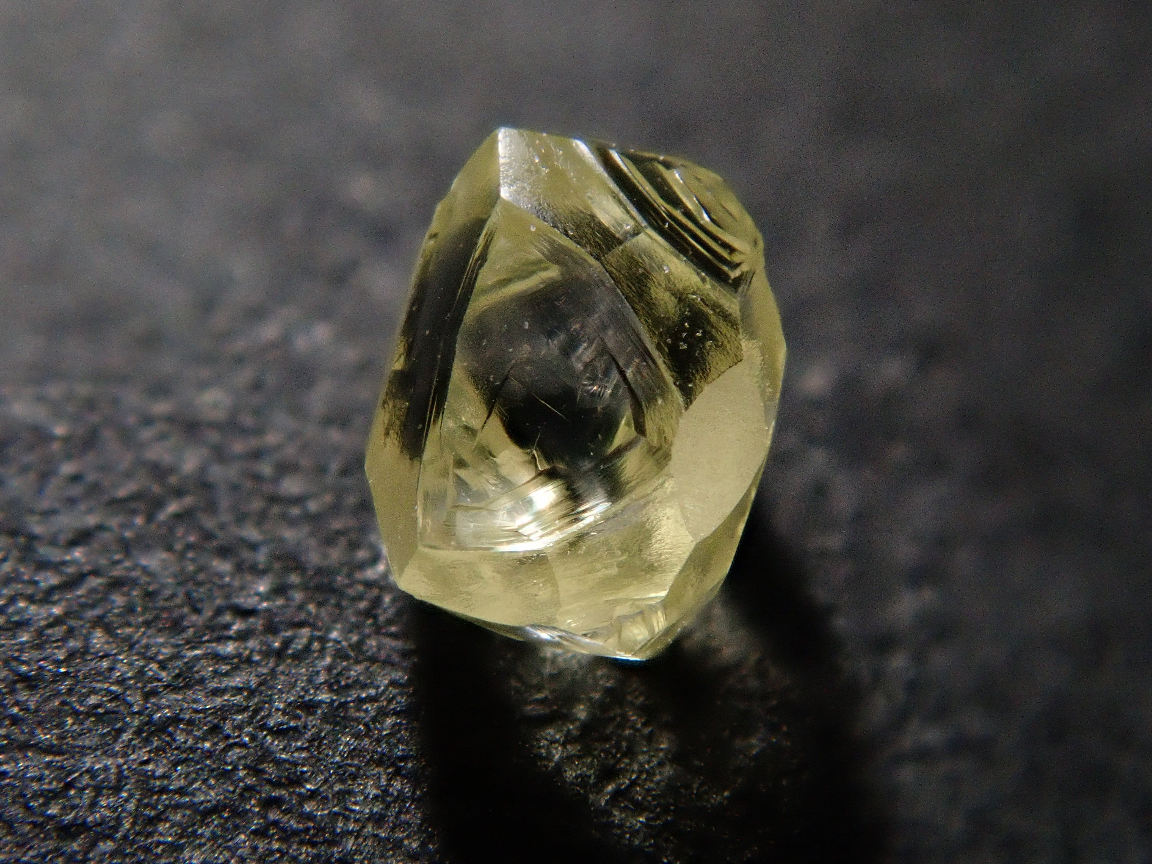 南アフリカ産ダイヤモンド(メイカブル) 0.193ct原石