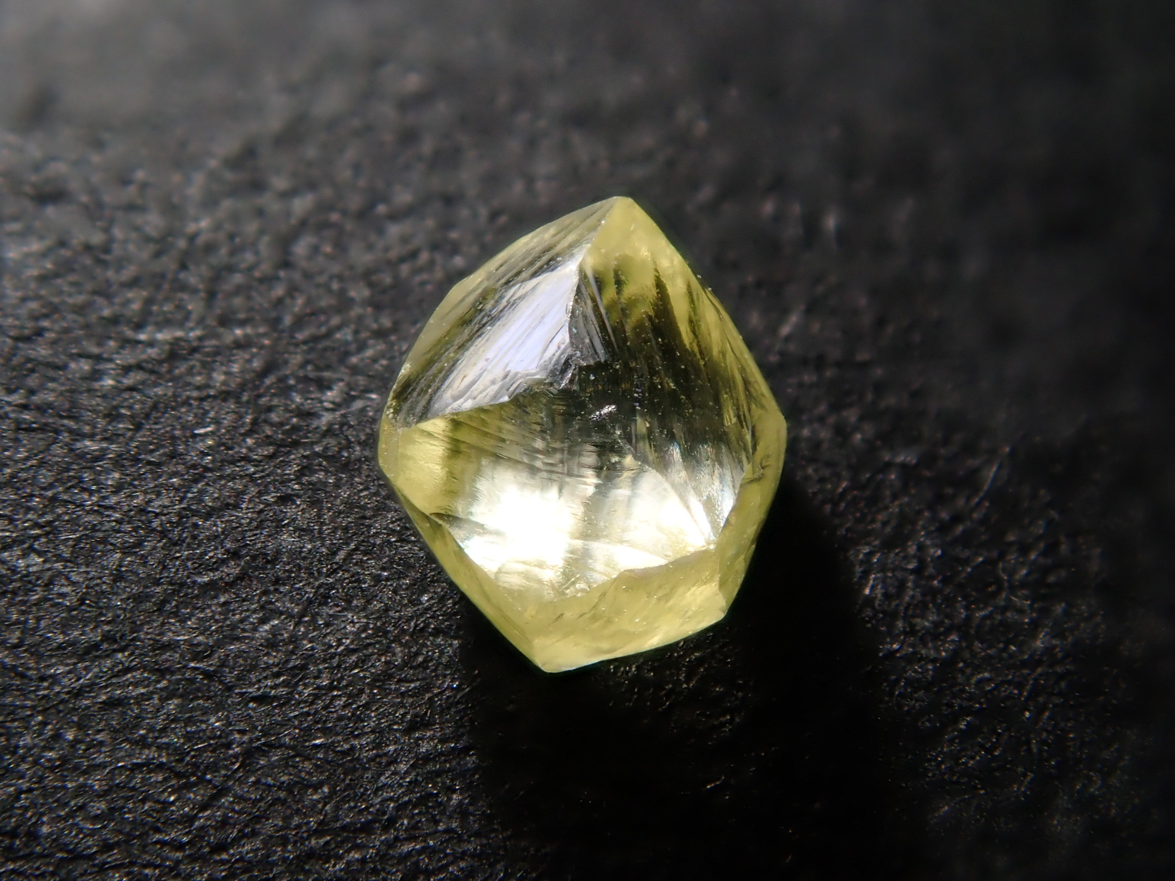 南アフリカ産ダイヤモンド(メイカブル) 0.202ct原石