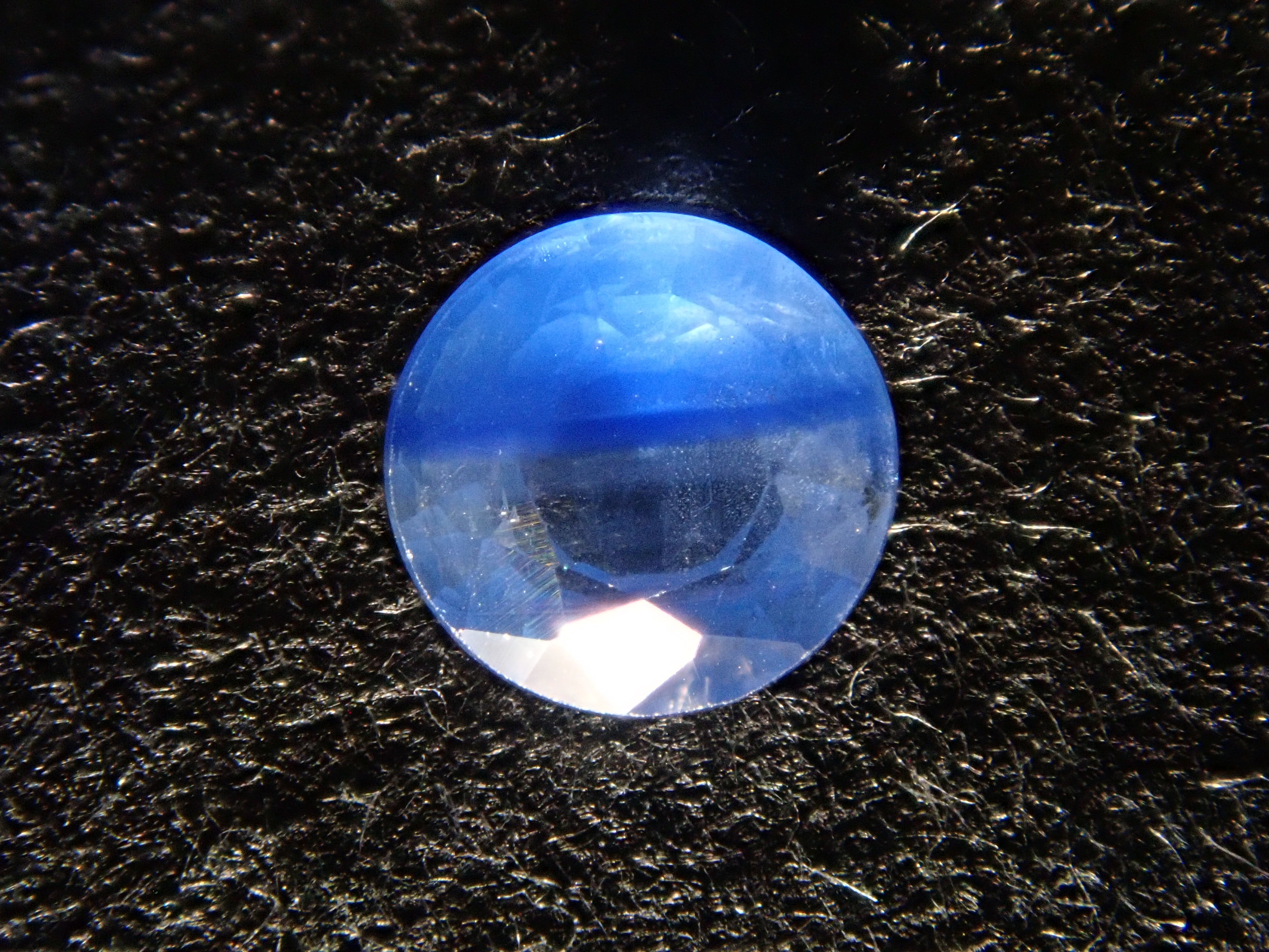 【12/19 22時販売】マダガスカル産バイカラーサファイア 3.6mm/0.232ctルース