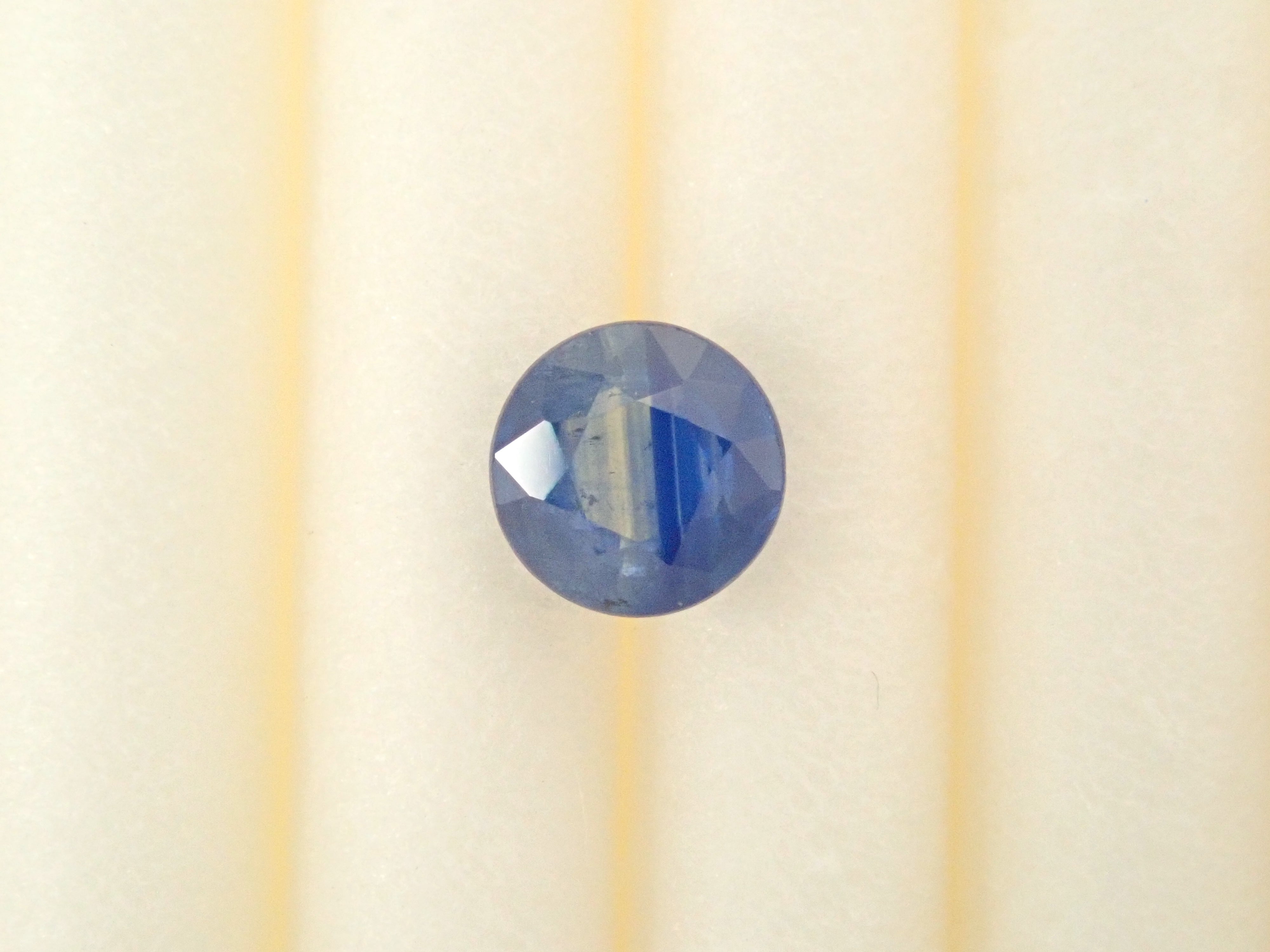 【12/19 22時販売】マダガスカル産バイカラーサファイア 3.6mm/0.232ctルース