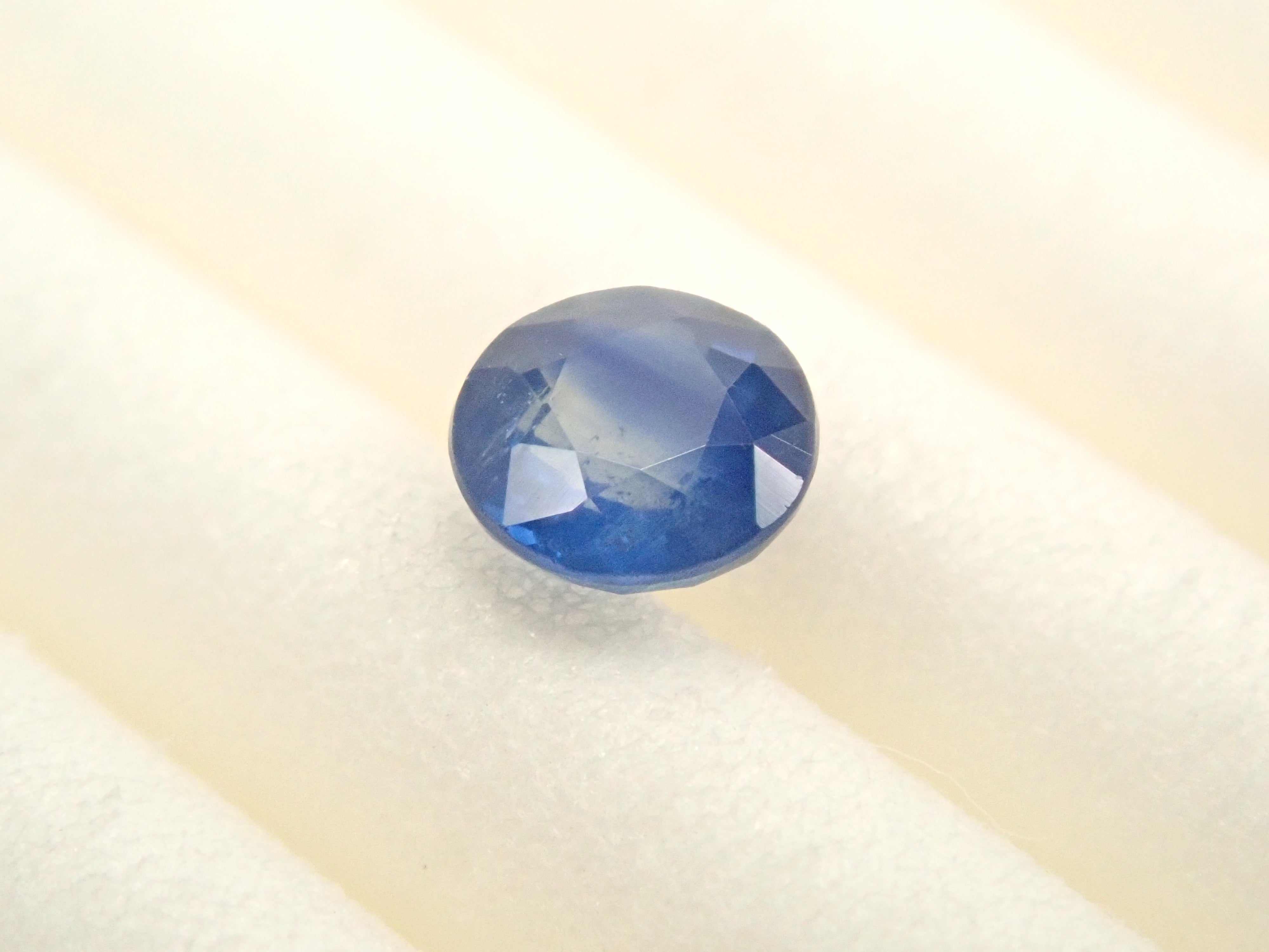 【12/19 22時販売】マダガスカル産バイカラーサファイア 3.6mm/0.232ctルース