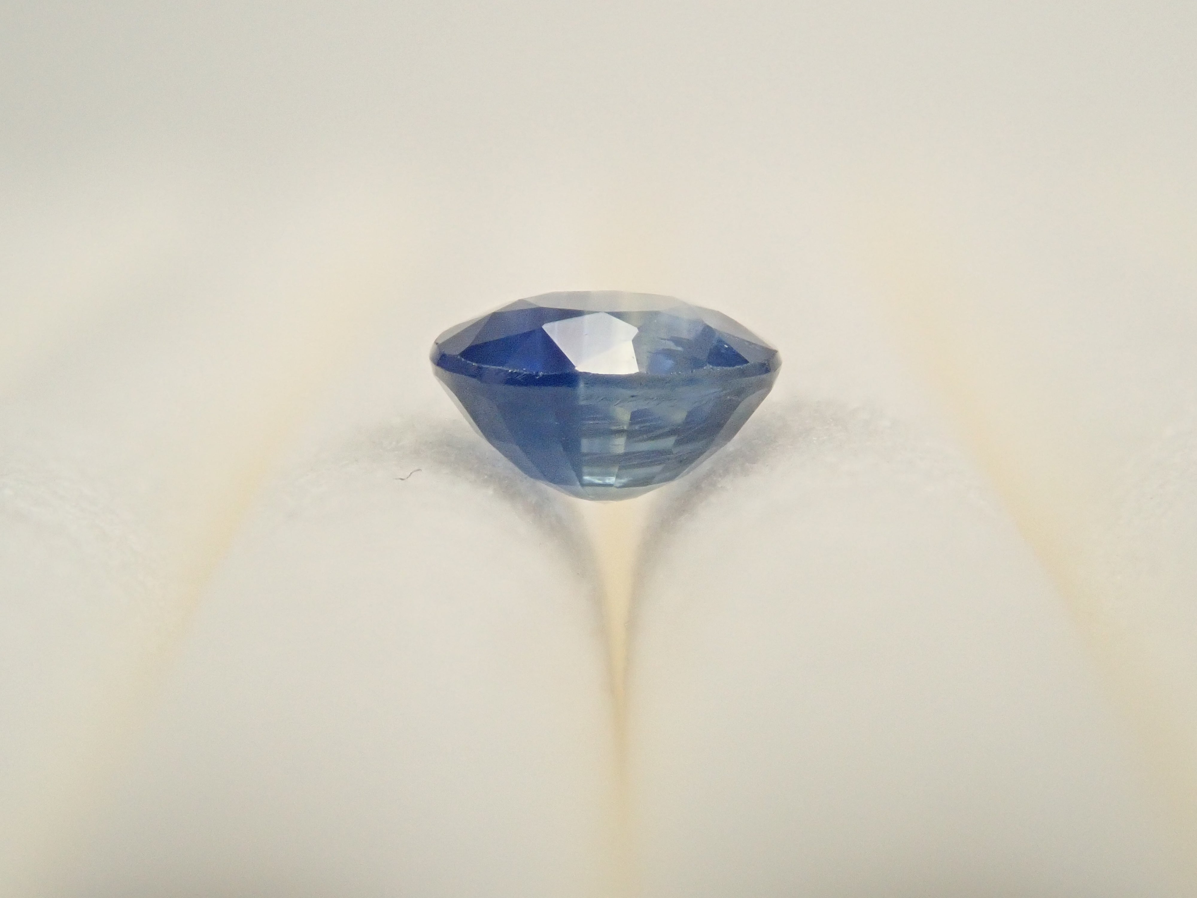 【12/19 22時販売】マダガスカル産バイカラーサファイア 3.6mm/0.232ctルース