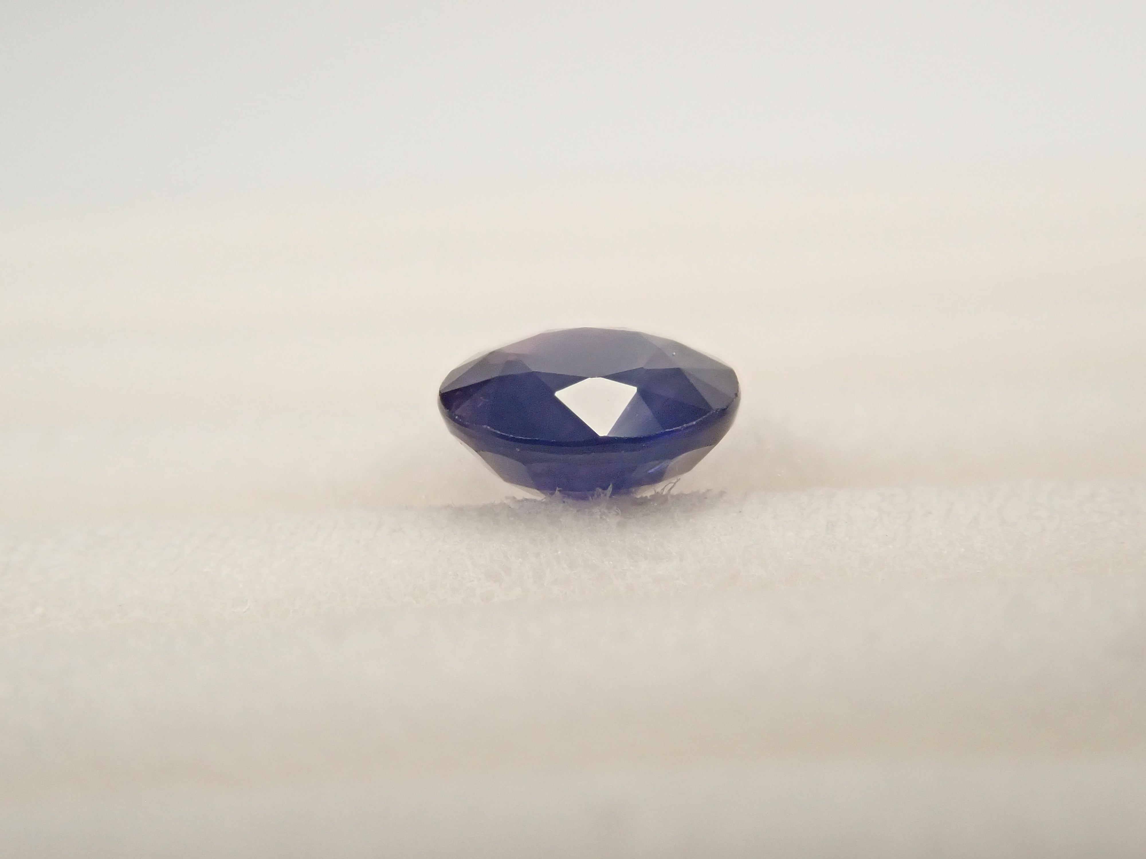 【1月19日晚間10點開售】馬達加斯加藍寶石 4.6毫米/0.472克拉 散裝